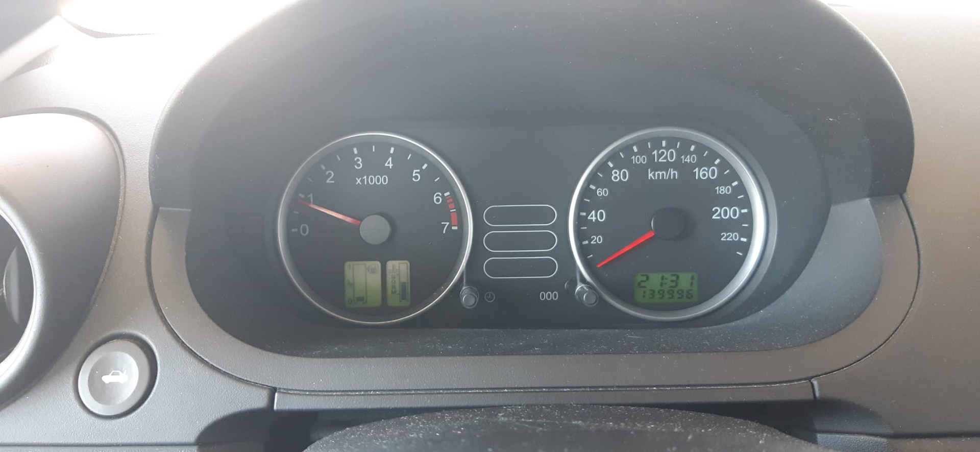 FORD Fiesta 1.4 16V Ambiente-image-9
