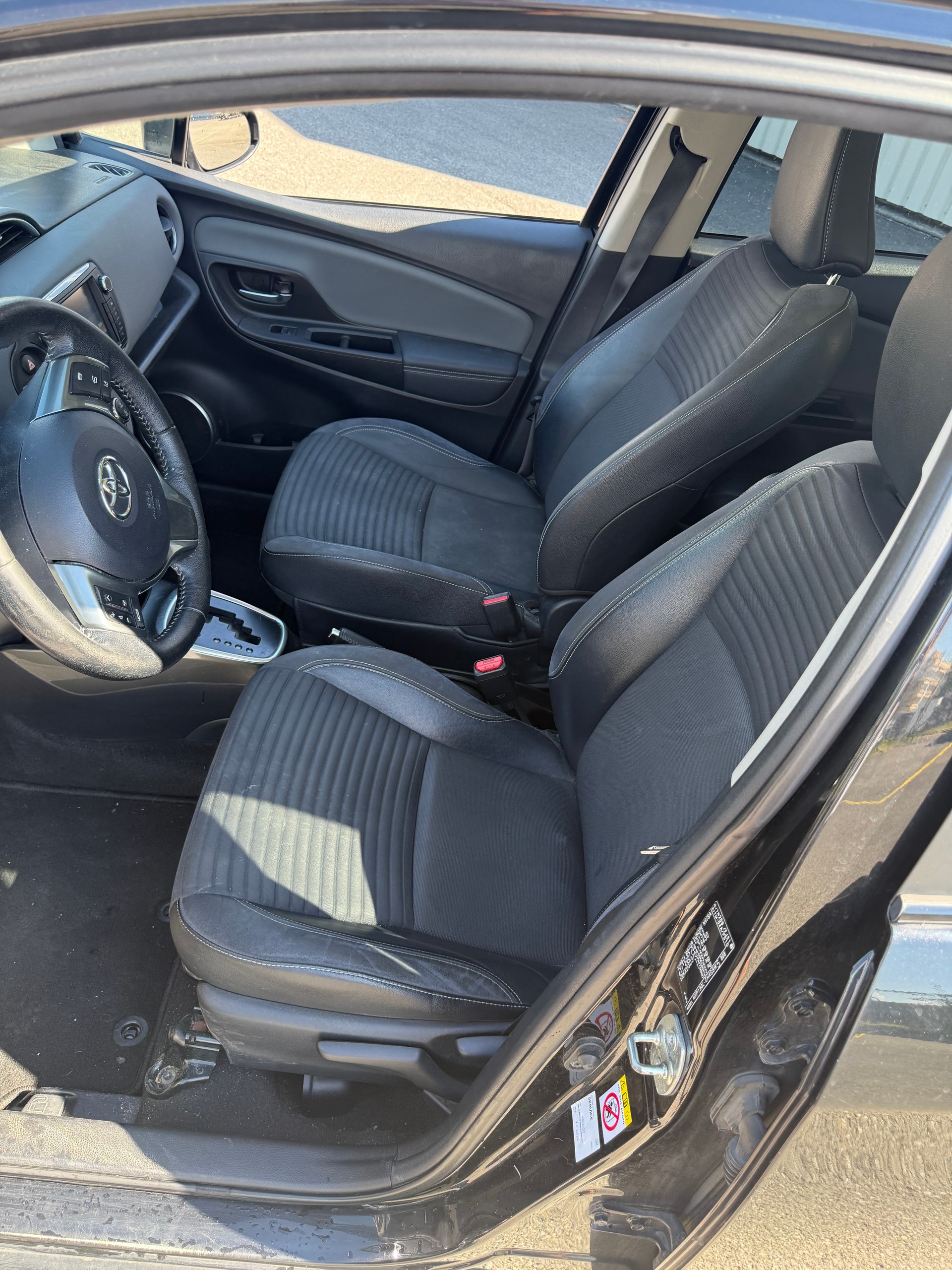 TOYOTA Yaris 1.5 VVT-i Hybrid Luna e-CVT-image-8