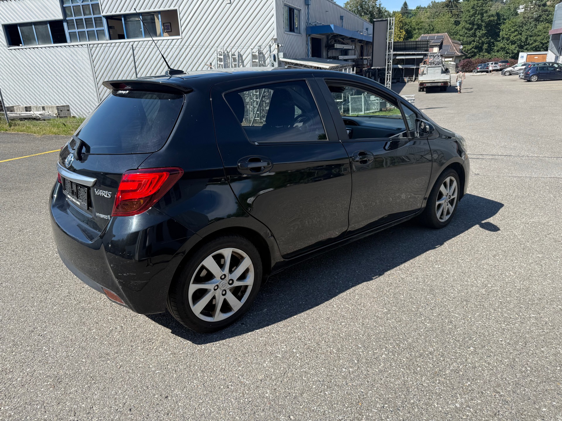 TOYOTA Yaris 1.5 VVT-i Hybrid Luna e-CVT-image-2