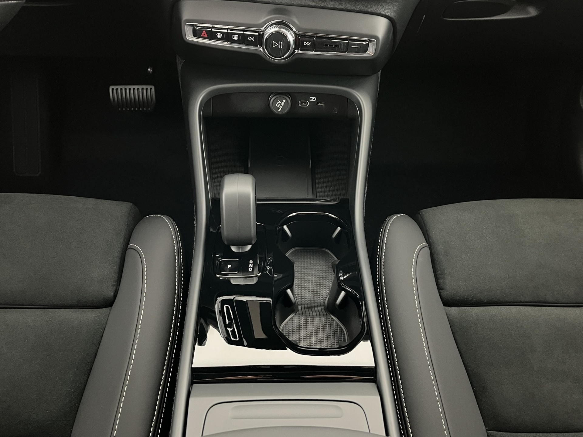 VOLVO EX40 Twin Ultra Xcentric AWD-image-14