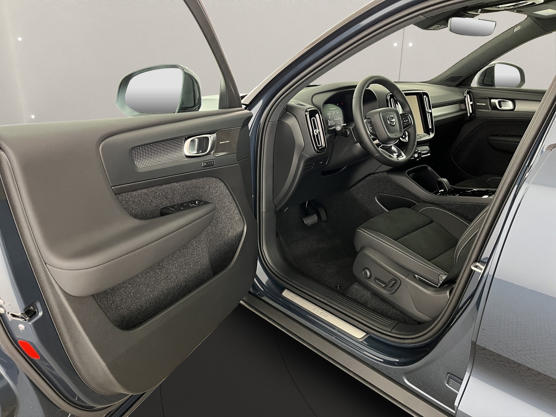 VOLVO EX40 Twin Ultra Xcentric AWD-image-8
