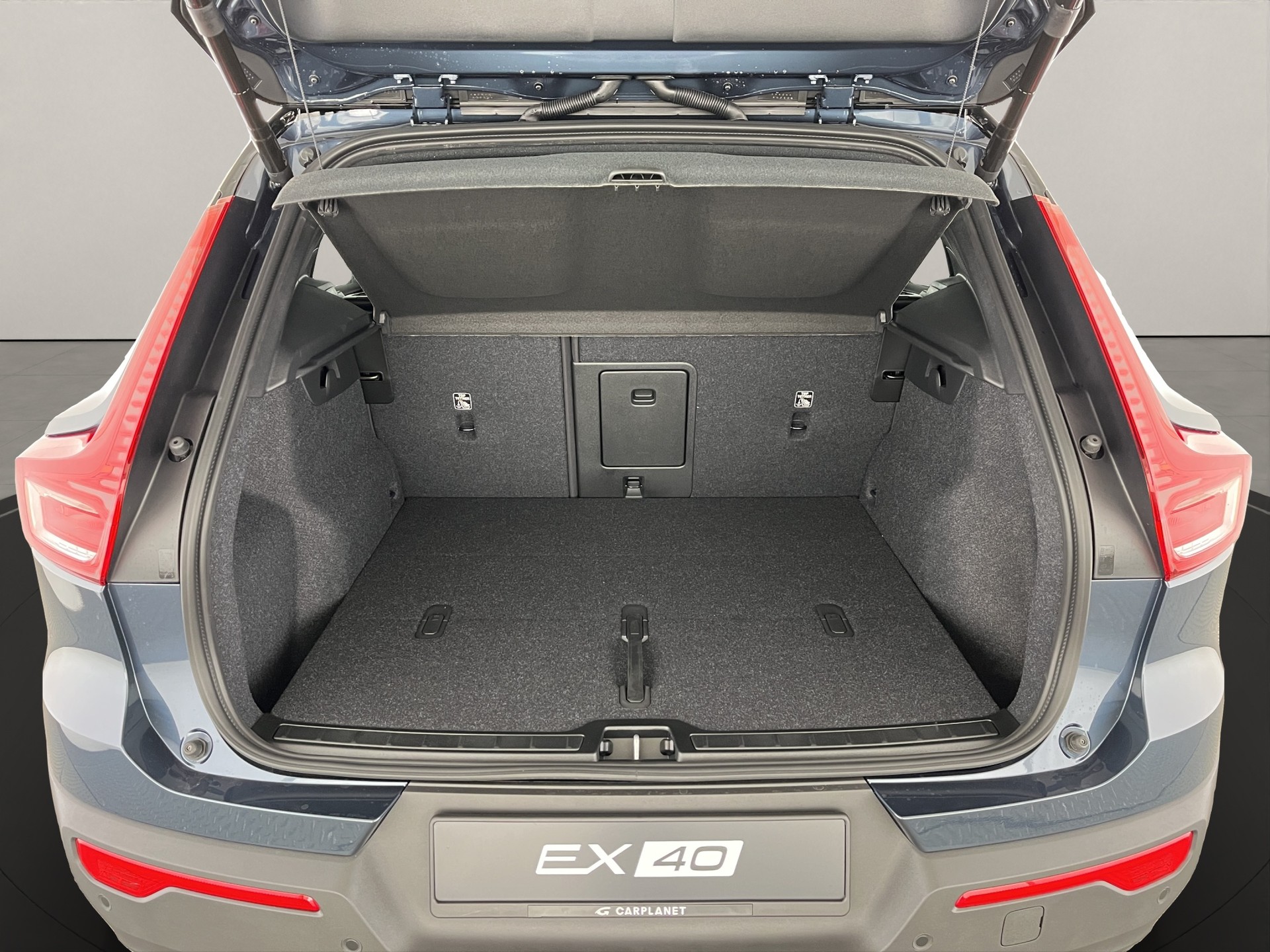VOLVO EX40 Twin Ultra Xcentric AWD-image-5