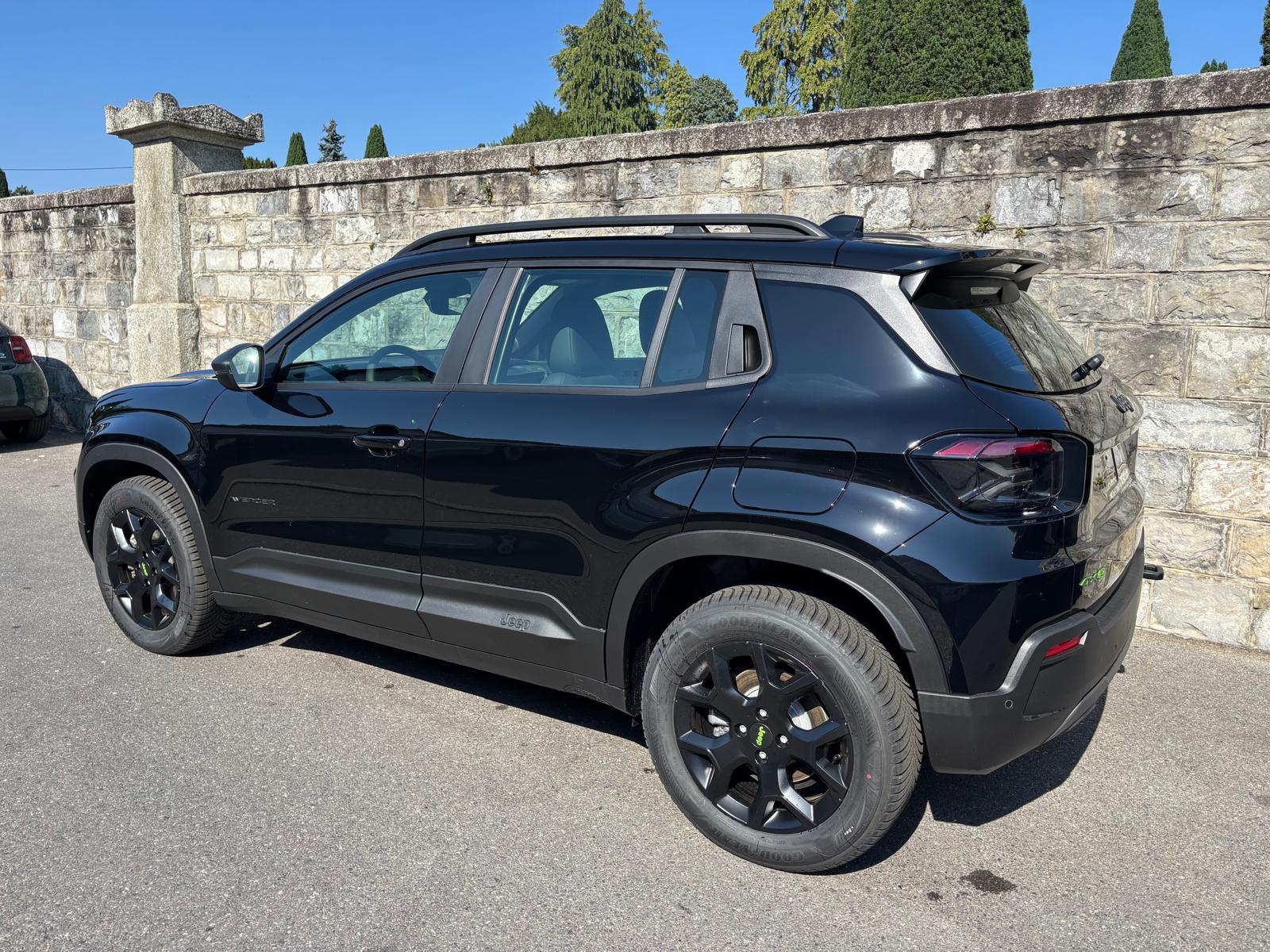 JEEP Avenger 1.2 Turbo MHEV Upland Plus 4xe-image-3