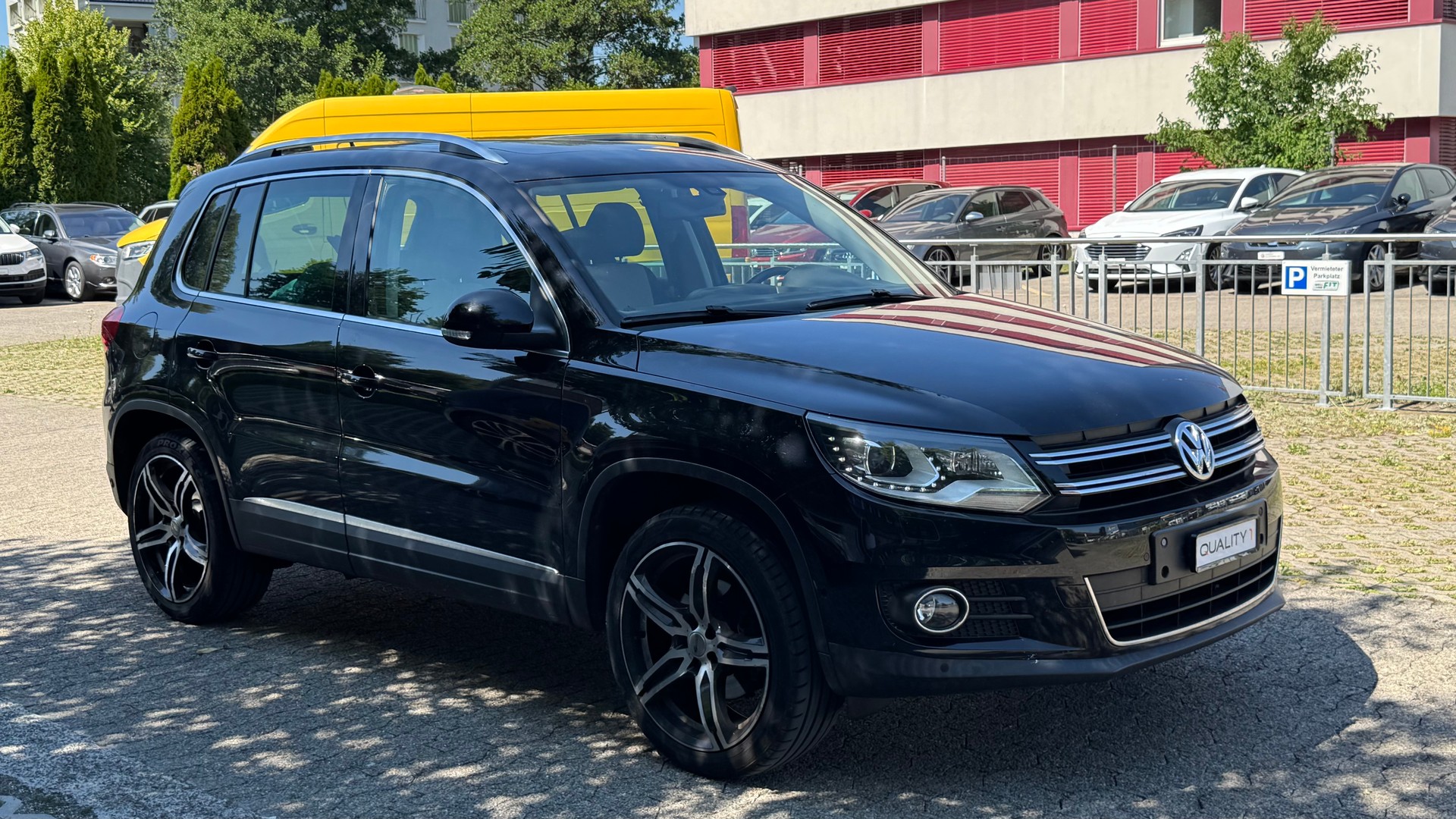 VW Tiguan 1.4 TSI Sport&Style-image-2