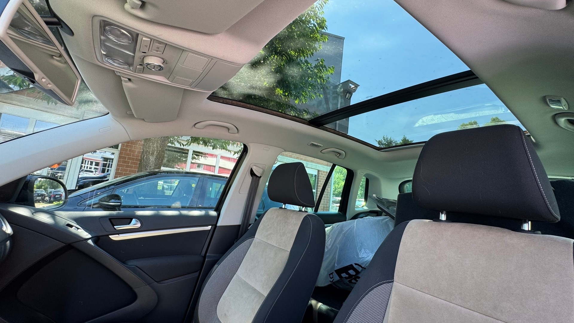 VW Tiguan 1.4 TSI Sport&Style-image-6