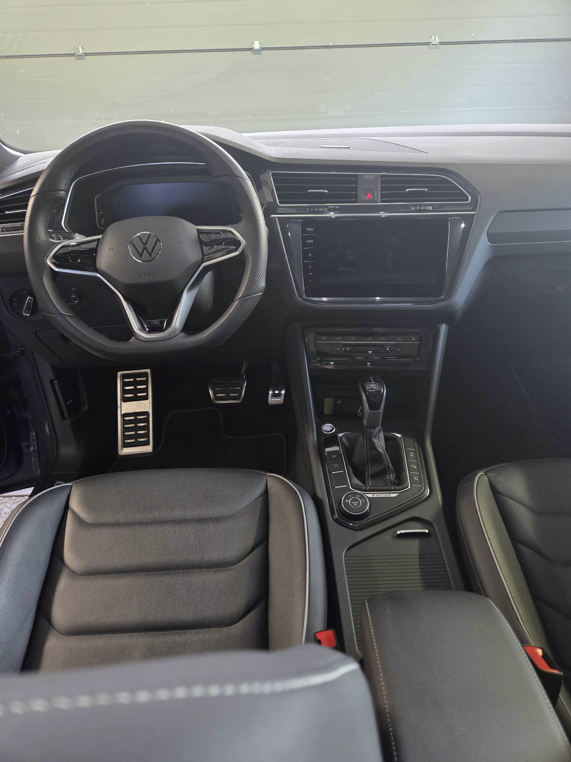 VW Tiguan 2.0 TSI R-Line DSG-image-6