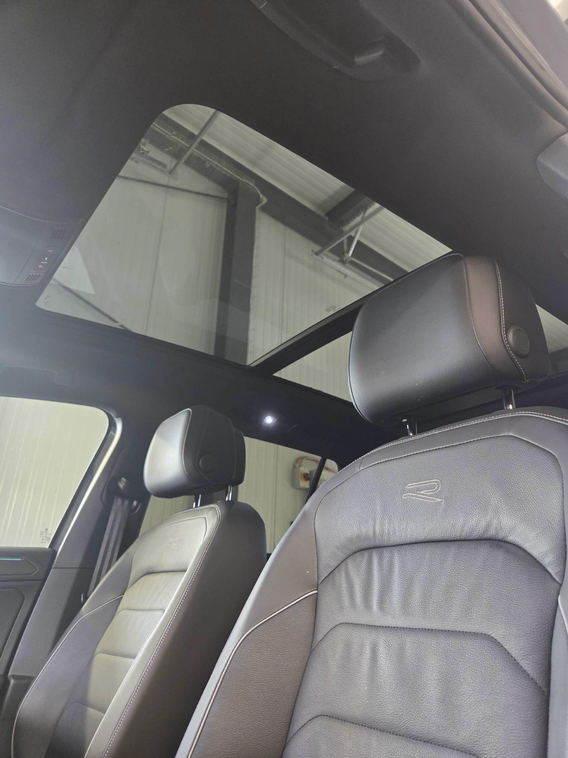 VW Tiguan 2.0 TSI R-Line DSG-image-13