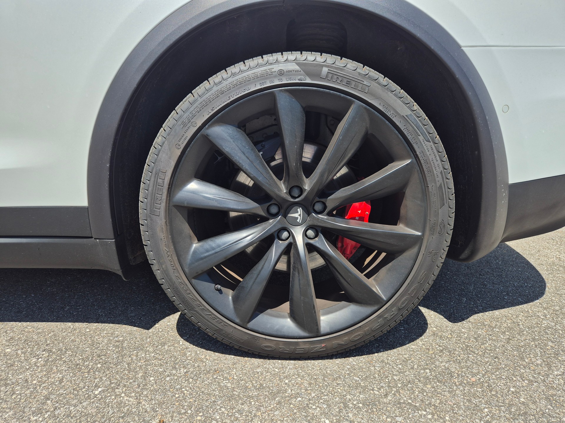 TESLA Model X 100 D Performance --image-20