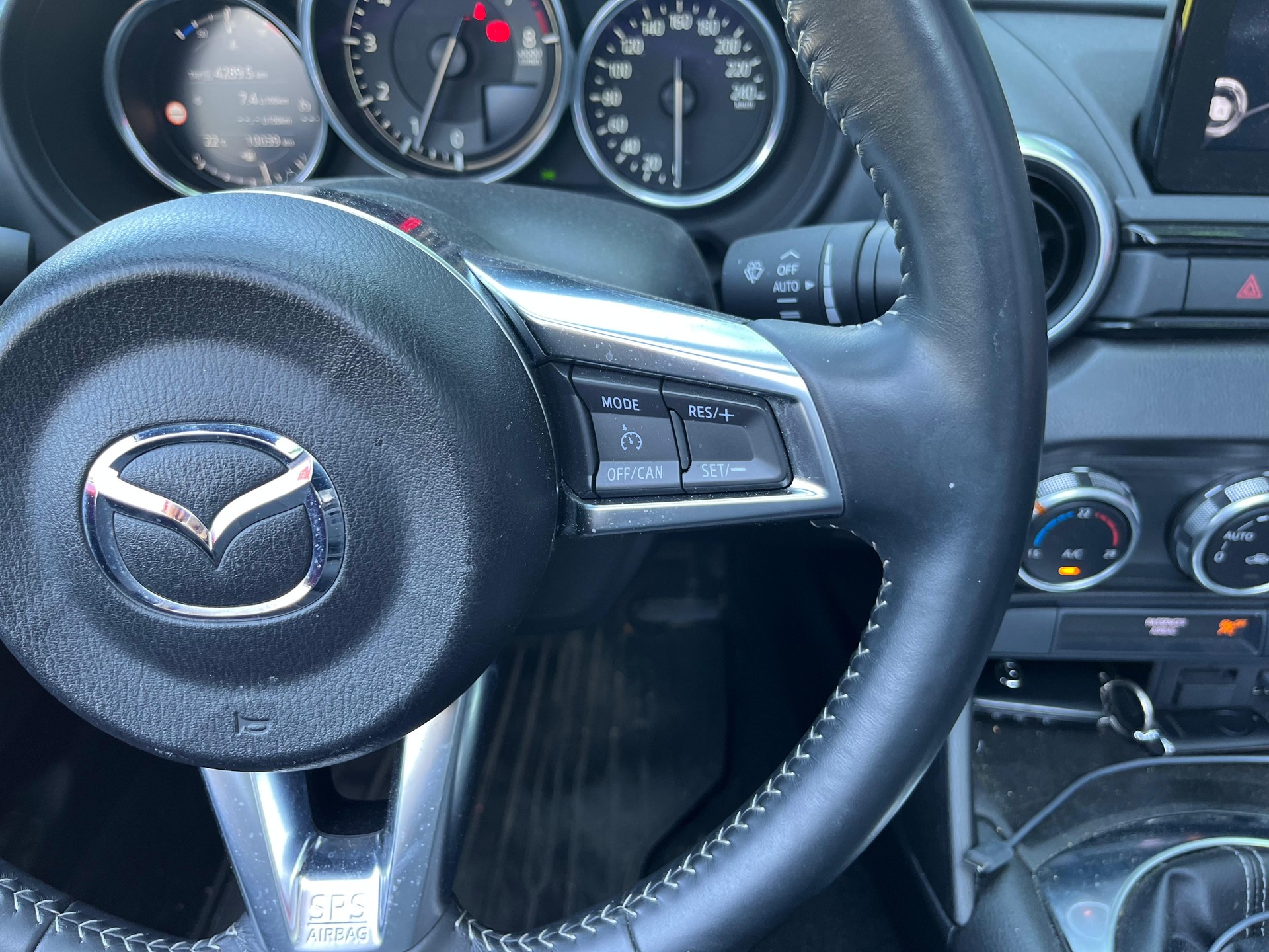 MAZDA MX-5 SKYACTIV-G 184 Revolution-image-13