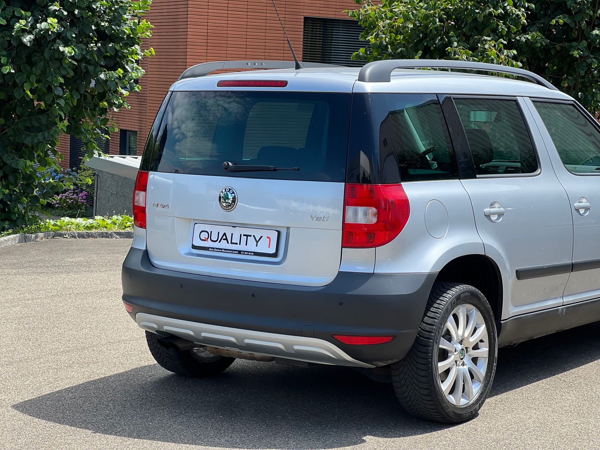 SKODA Yeti 2.0 TDI Ambition 4x4 DSG-image-6