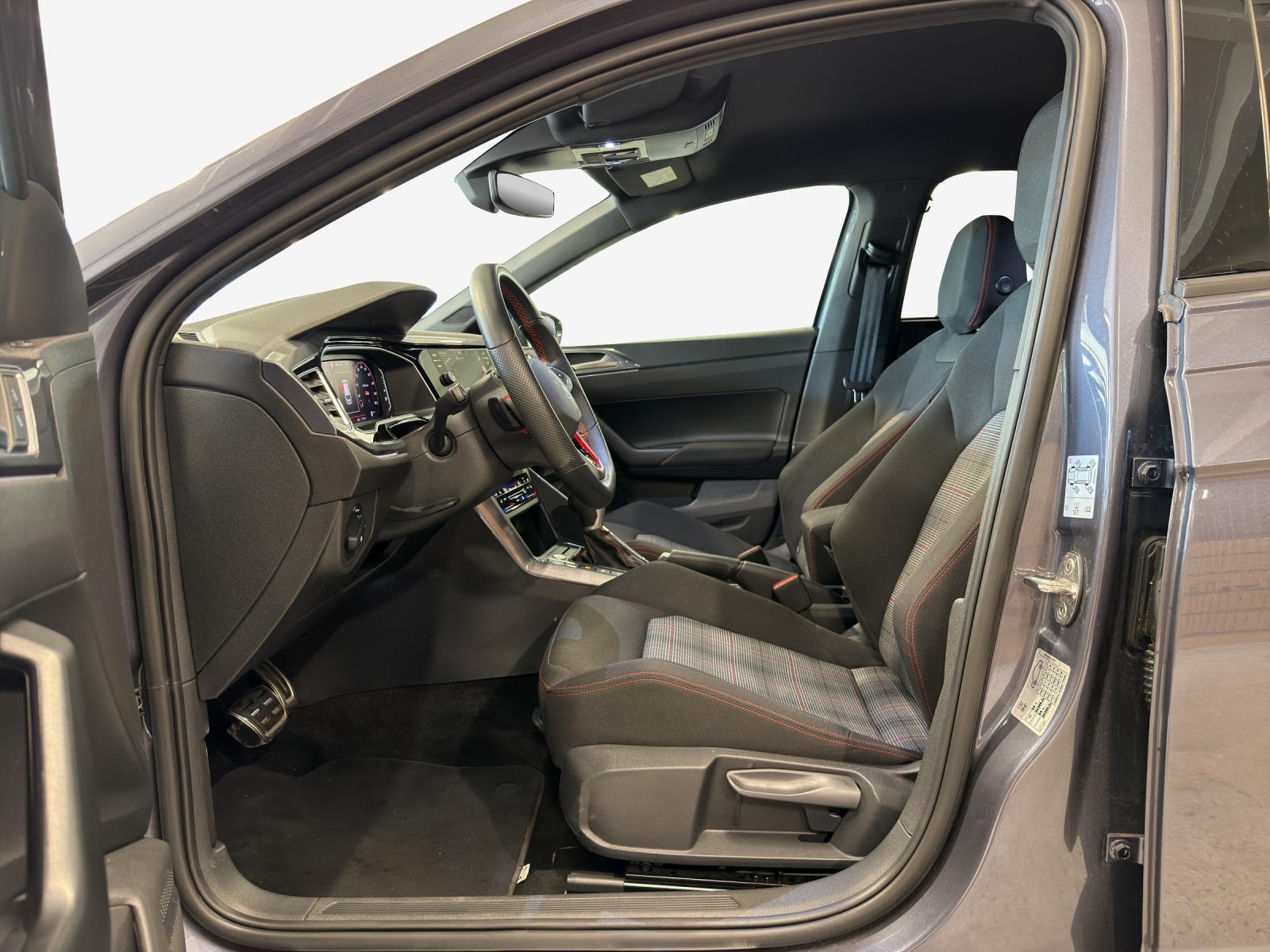VW Polo 2.0 TSI GTI DSG-image-7