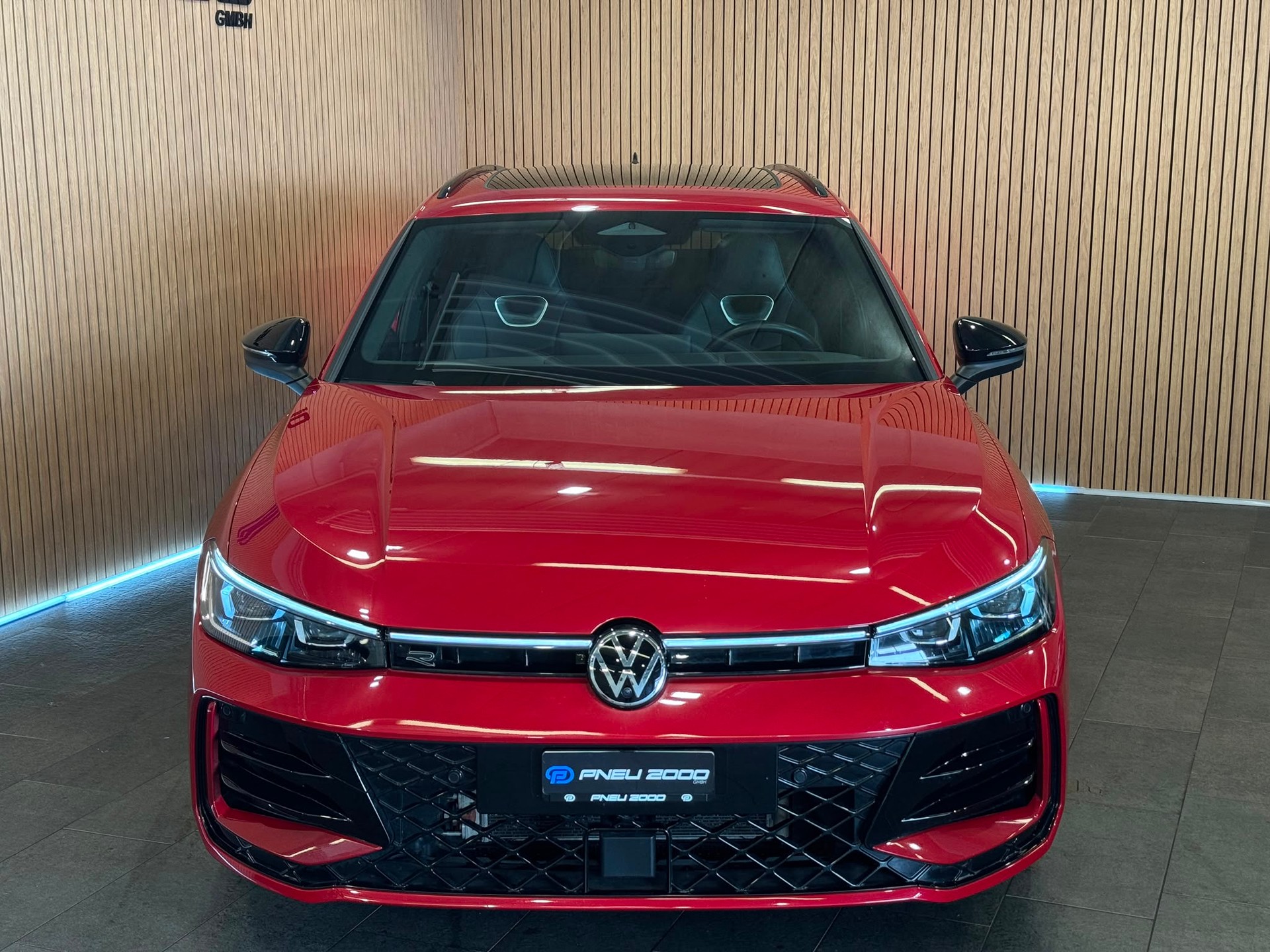VW Passat Variant 1.5 eTSI evo2 Business DSG *Chilirot Metallic*-image-1