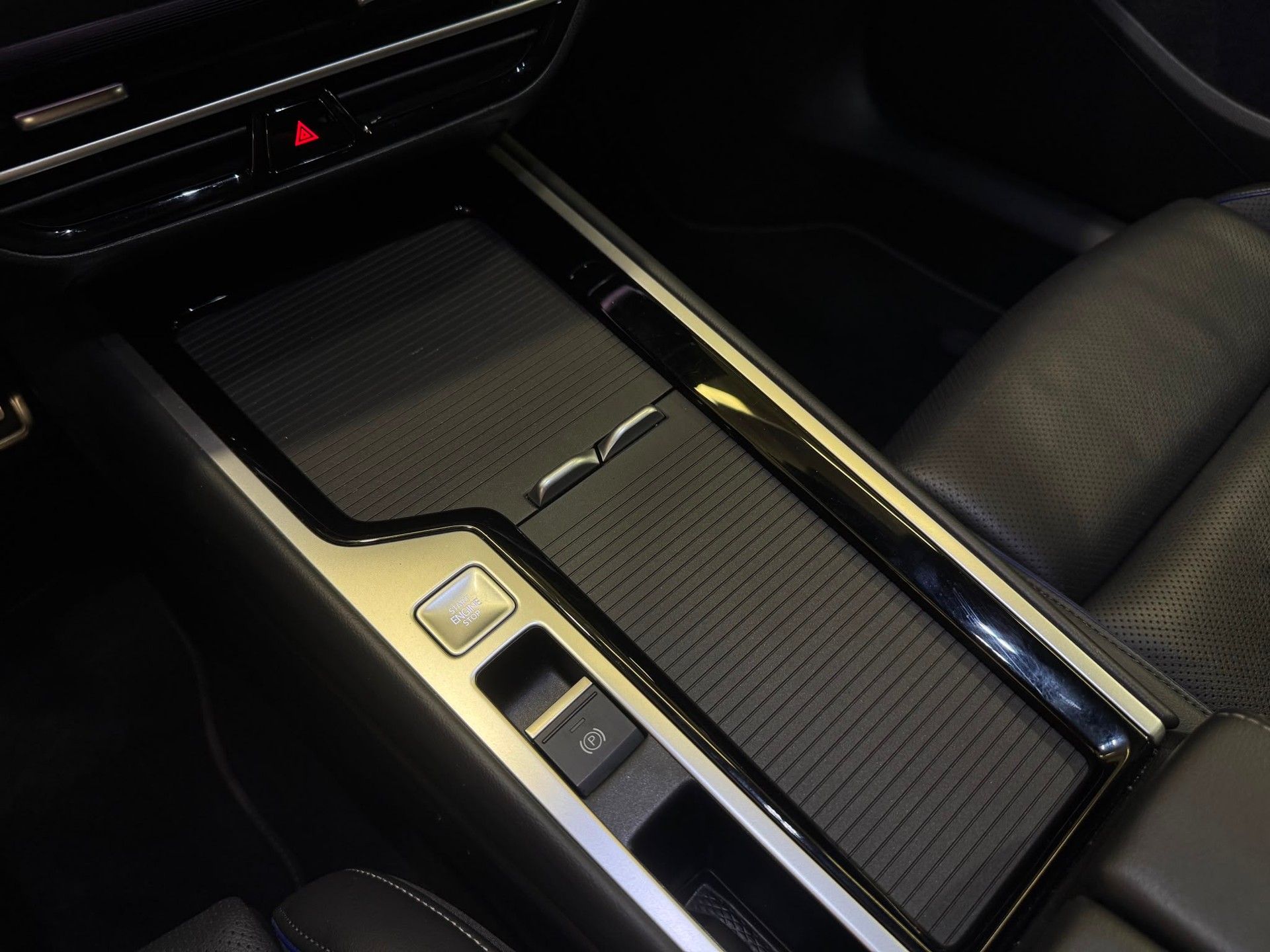 VW Passat Variant 1.5 eTSI evo2 Business DSG *Chilirot Metallic*-image-13