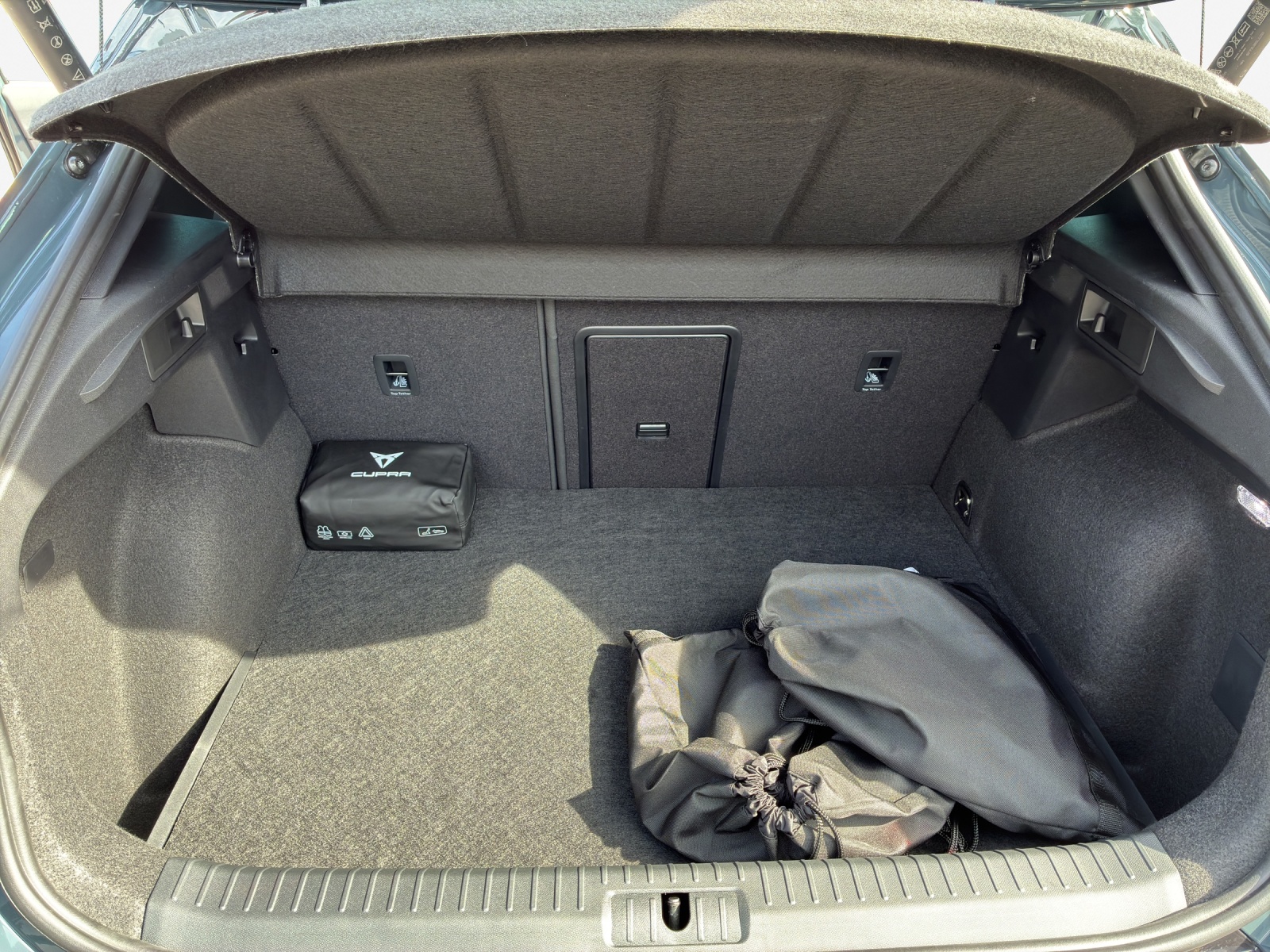 CUPRA Formentor 1.5 e-HYBRID pHEV Prime Edition DSG-image-12