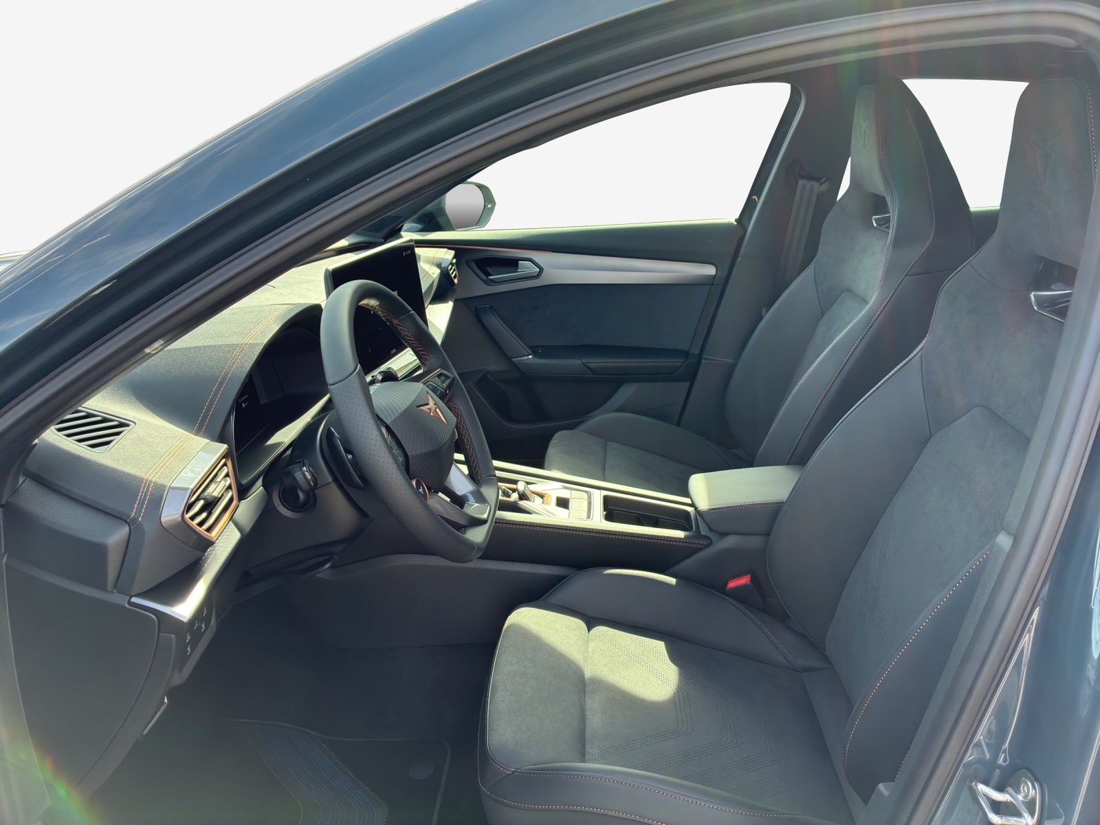 CUPRA Formentor 1.5 e-HYBRID pHEV Prime Edition DSG-image-7