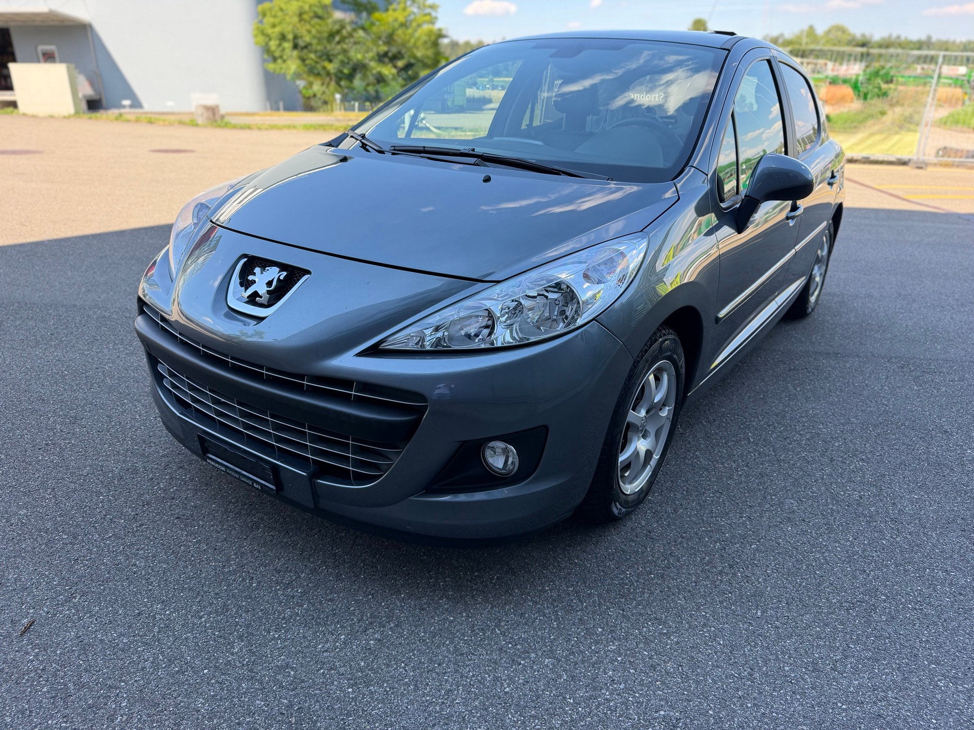 PEUGEOT 207 1.6 16V Swiss Edition-image-25