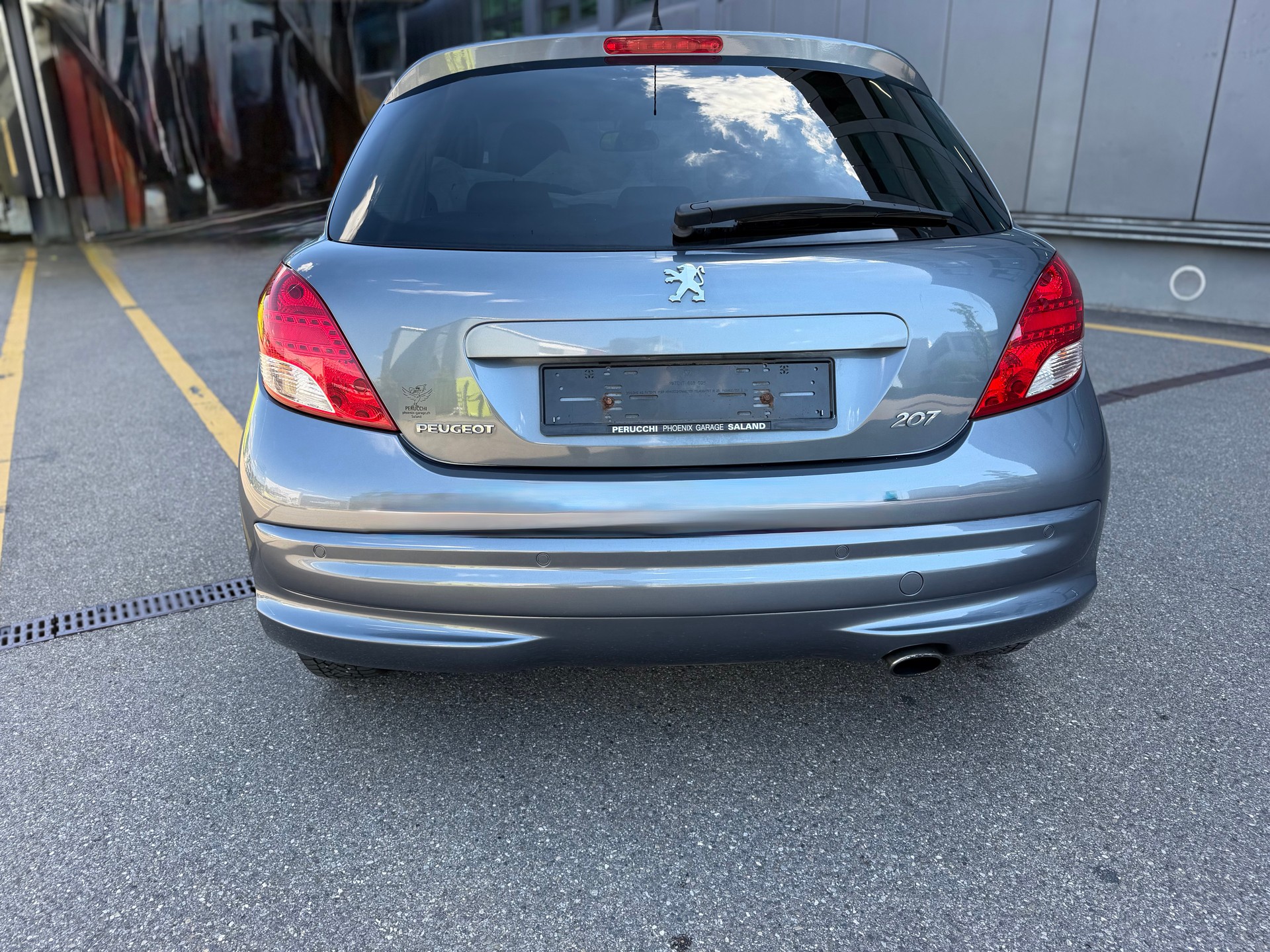 PEUGEOT 207 1.6 16V Swiss Edition-image-5