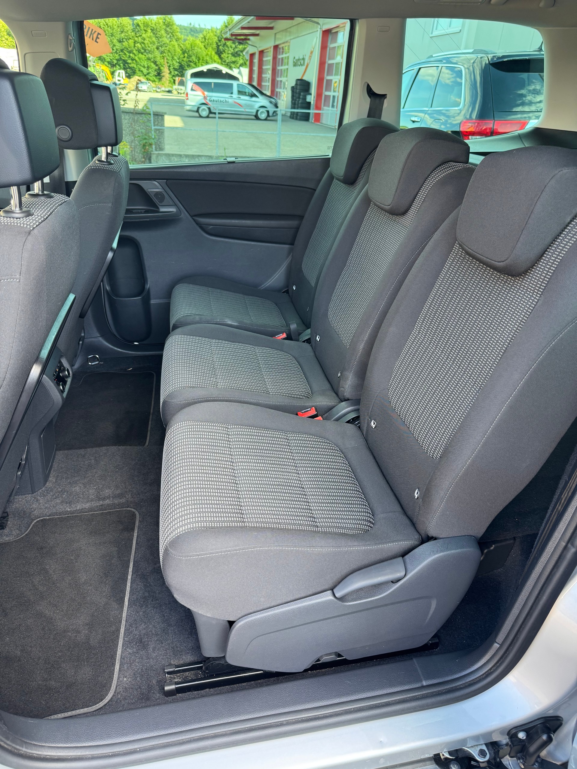 SEAT Alhambra 2.0 TDI DSG Style-image-8