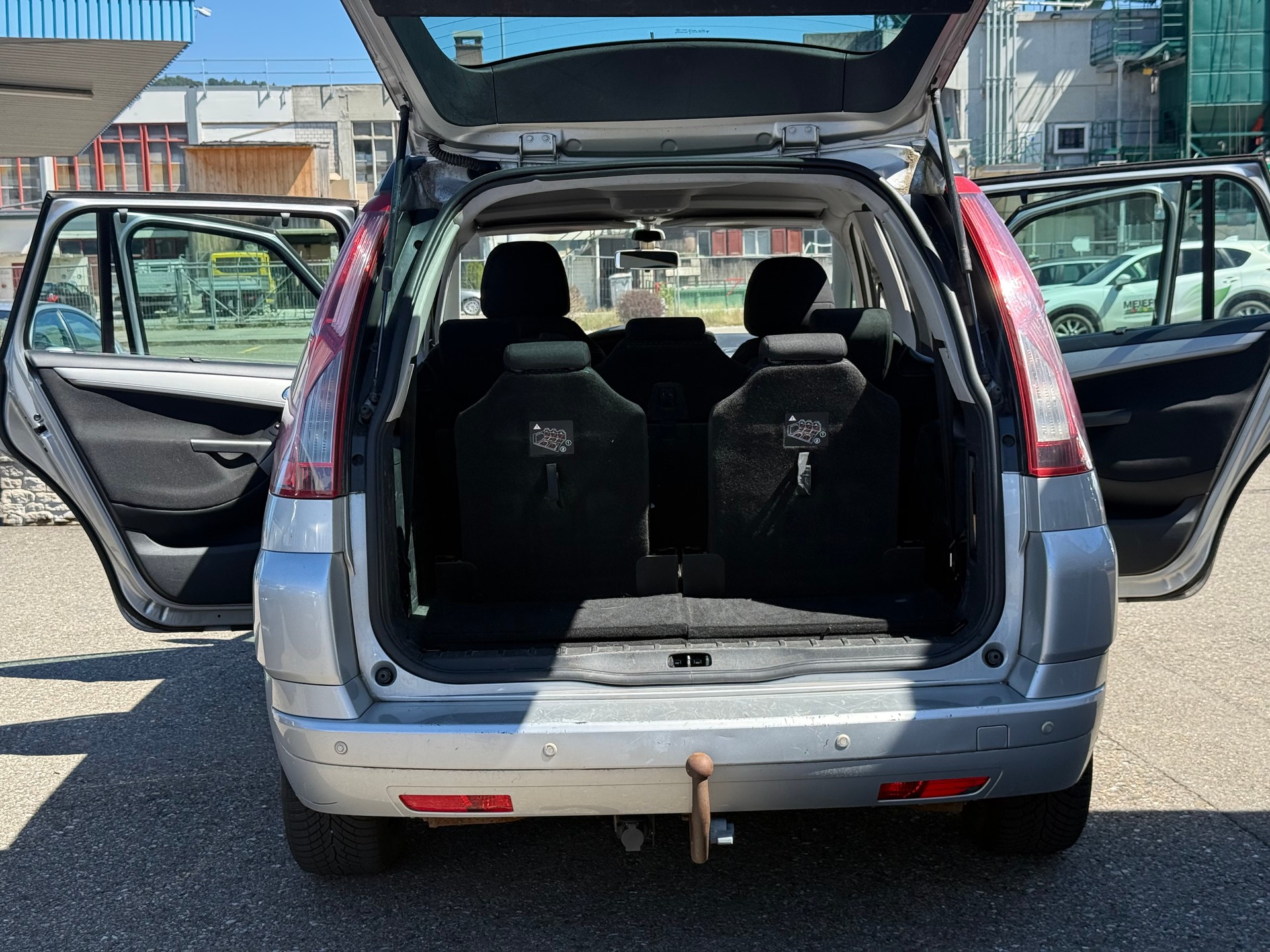 CITROEN Grand C4 Picasso 1.6 HDI 16V Swiss Style-image-7