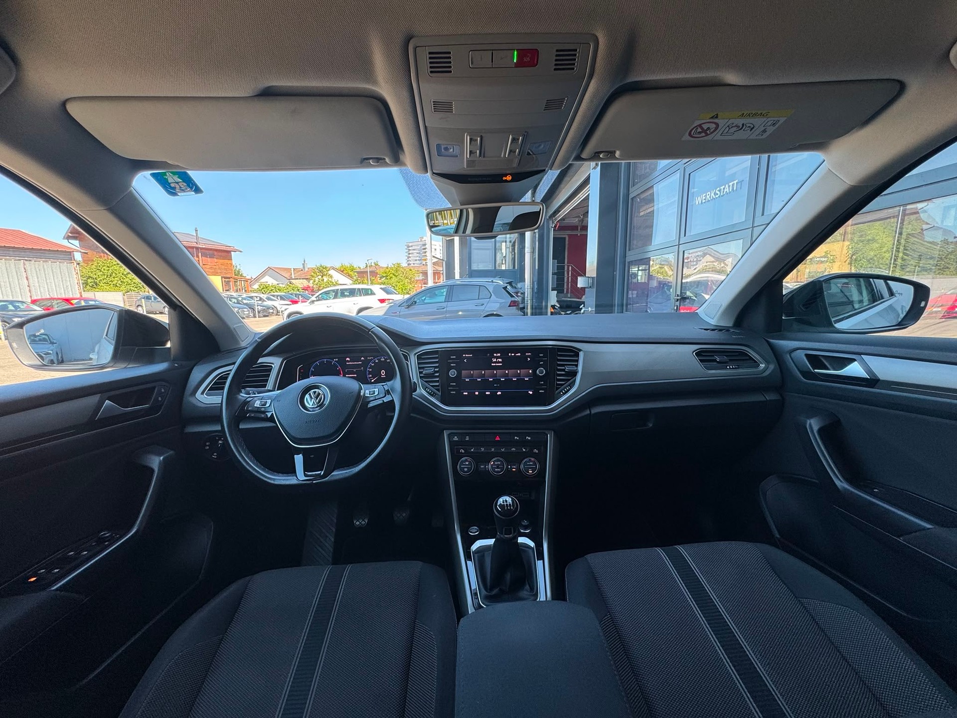 VW T-Roc 1.0 TSI Value-image-11
