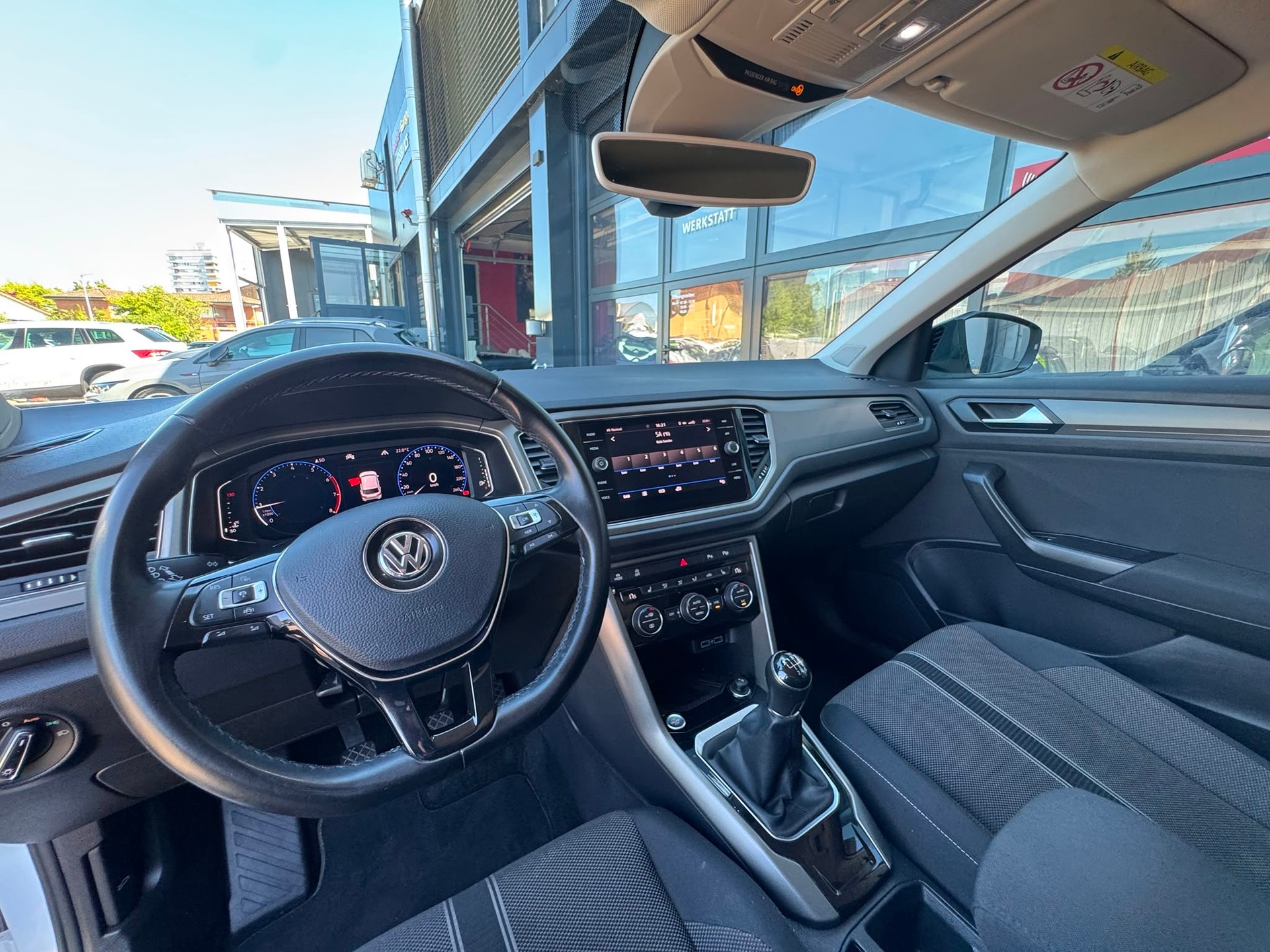 VW T-Roc 1.0 TSI Value-image-7