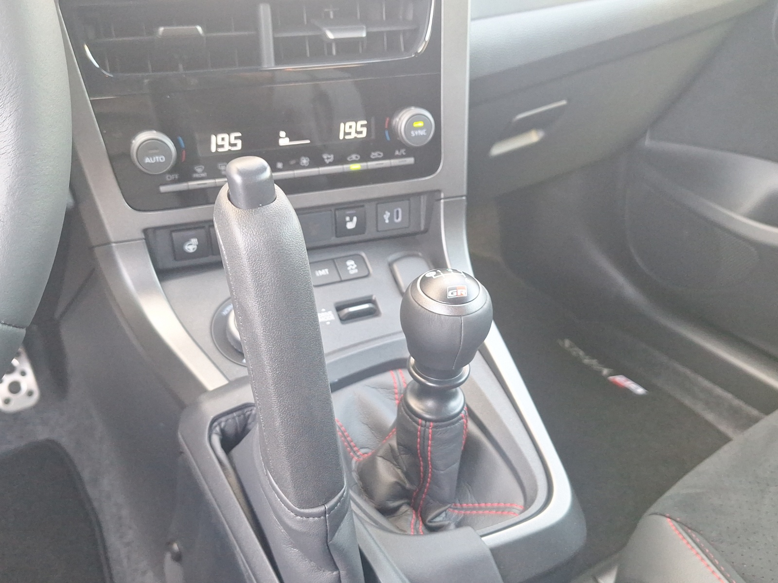 TOYOTA GR Yaris 1.6 Turbo Sport 4x4-image-10