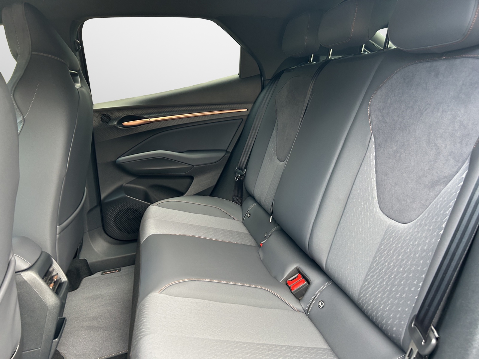 CUPRA Raval 52 kWh Dynamic+ Launch Edition-image-13