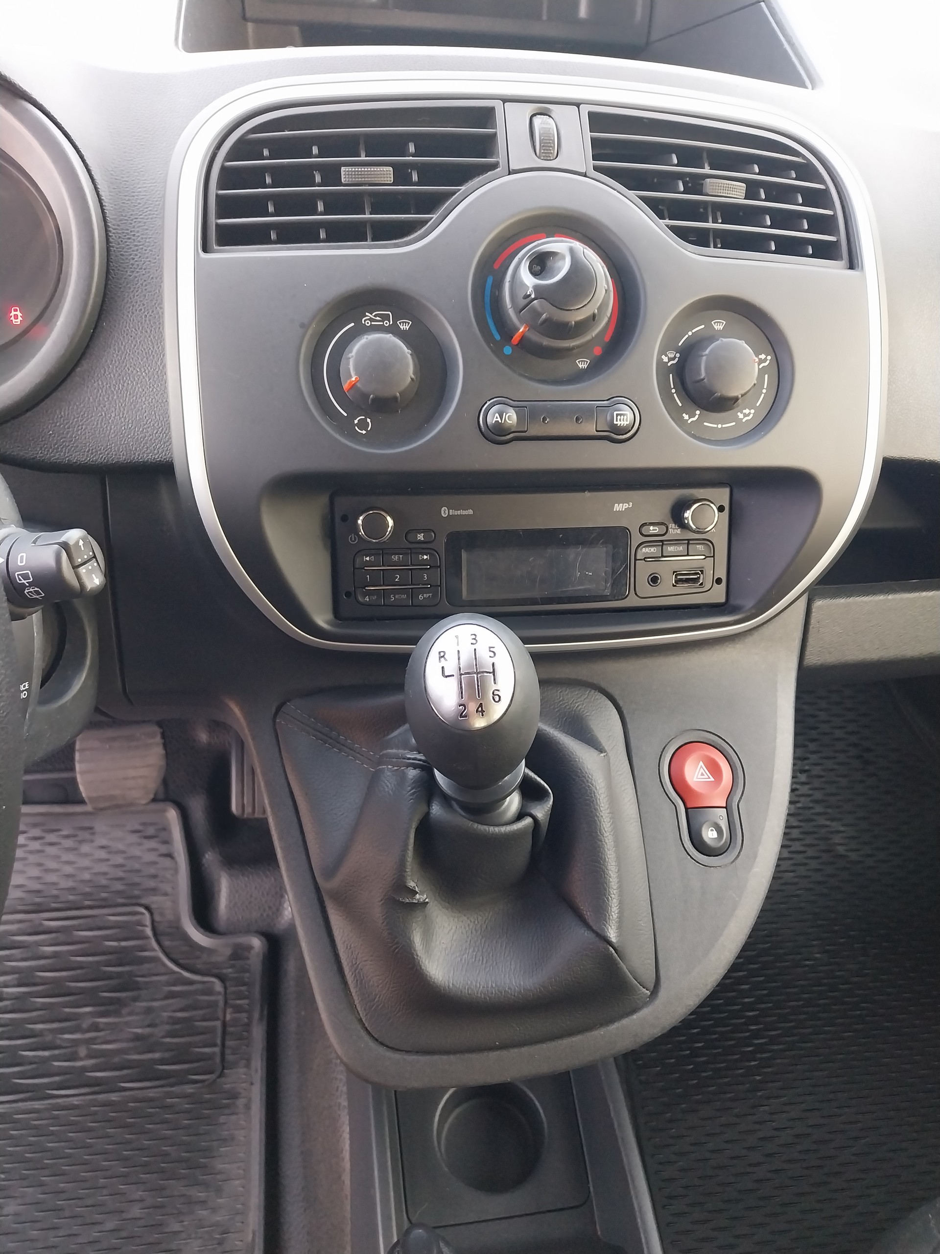 RENAULT KANGOO-image-9