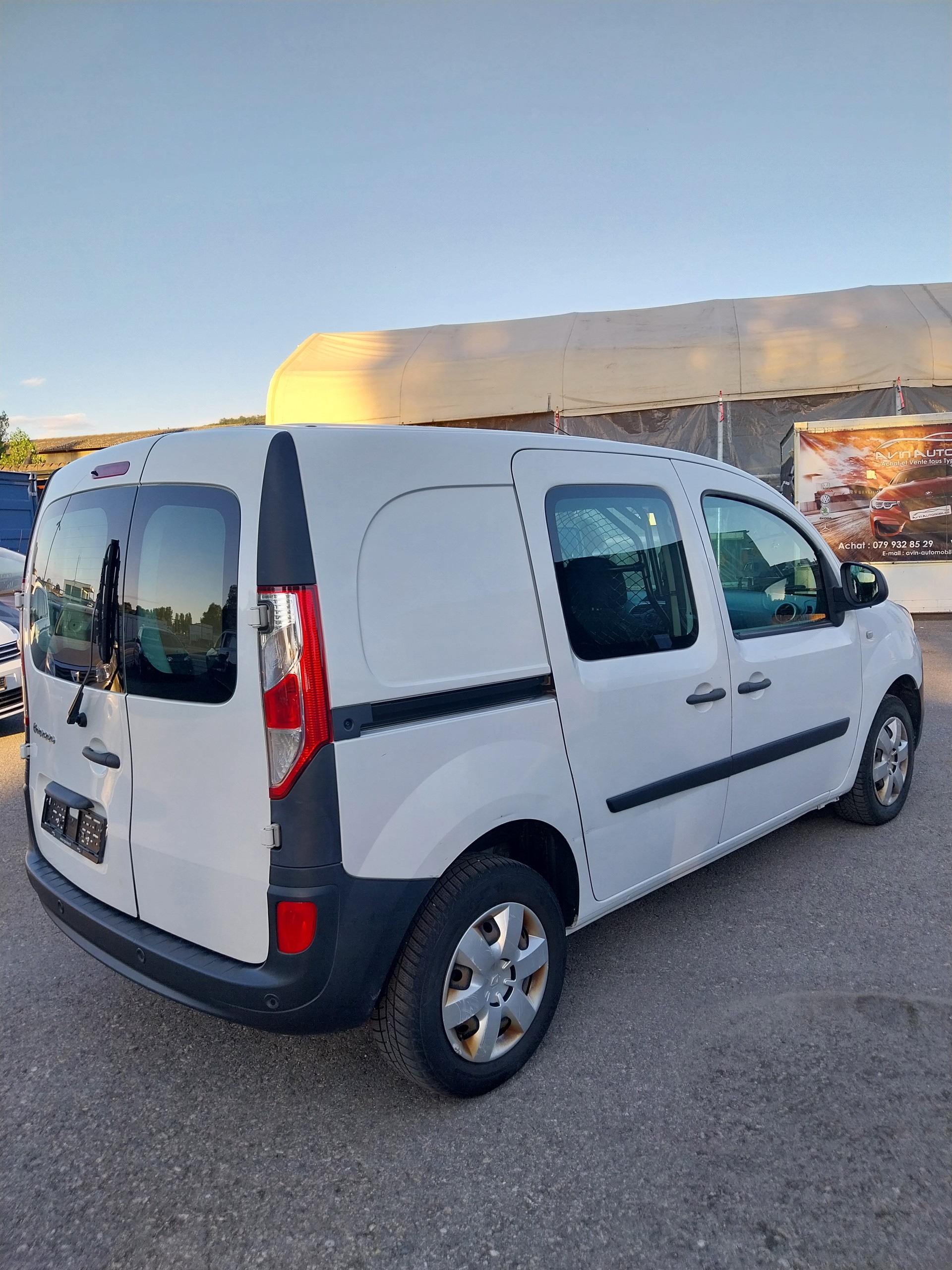 RENAULT KANGOO-image-3