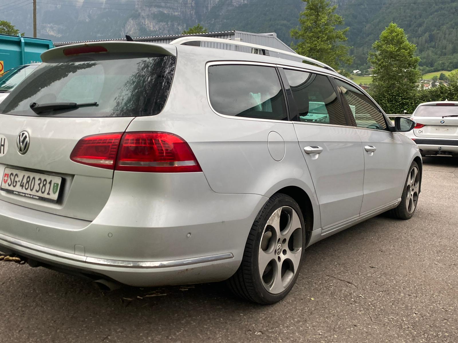 VW Passat Variant 2.0 TDI BMT Highline 4MDSG-image-12
