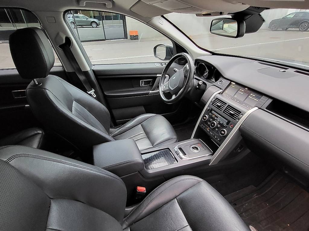 LAND ROVER DISCOVERY SPORT-image-3