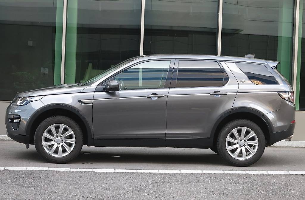 LAND ROVER DISCOVERY SPORT-image-1