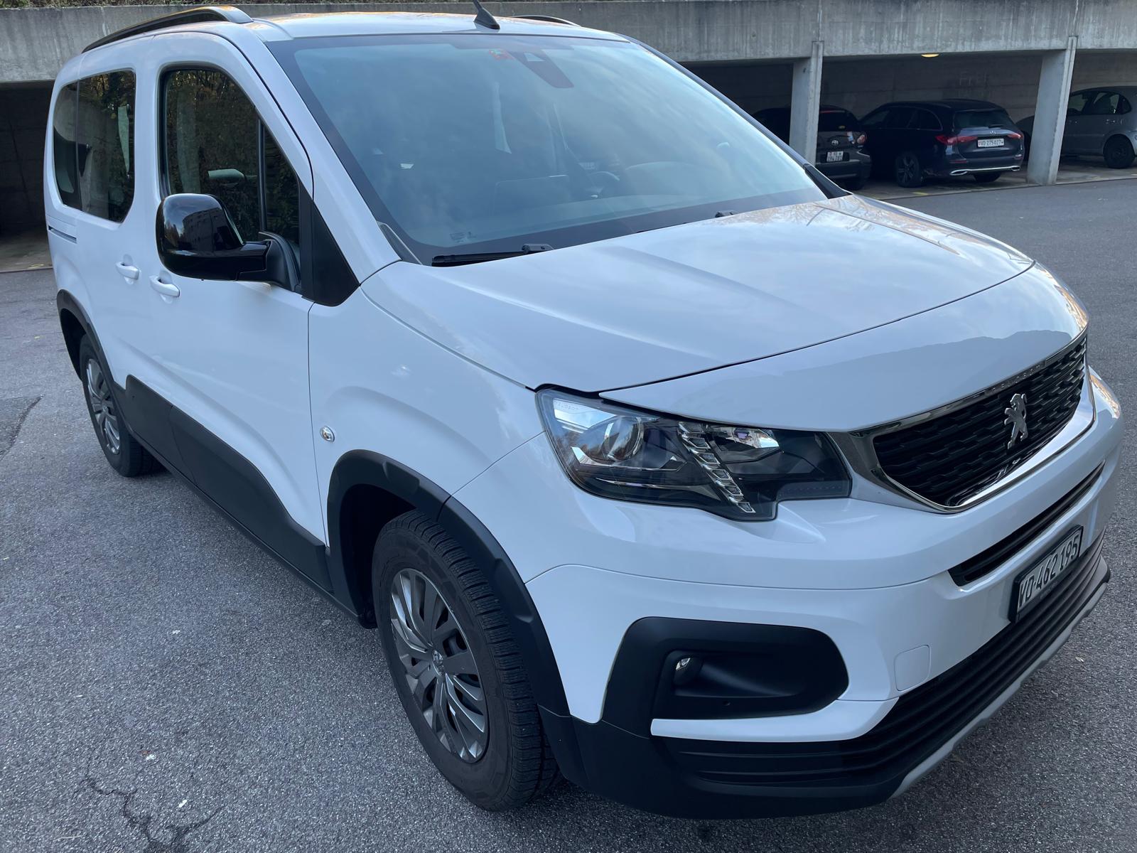 PEUGEOT 1.5 BlueHDi 100 Allure S/S-image-0