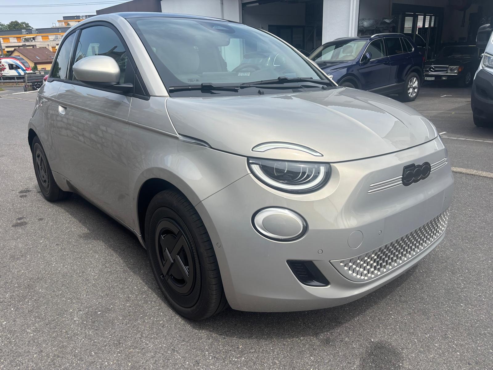 FIAT 500 electric 87 kW Armani-image-3