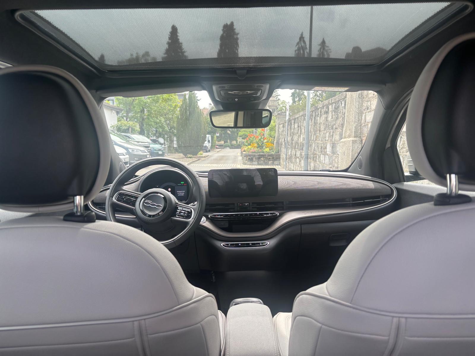 FIAT 500 electric 87 kW Armani-image-8