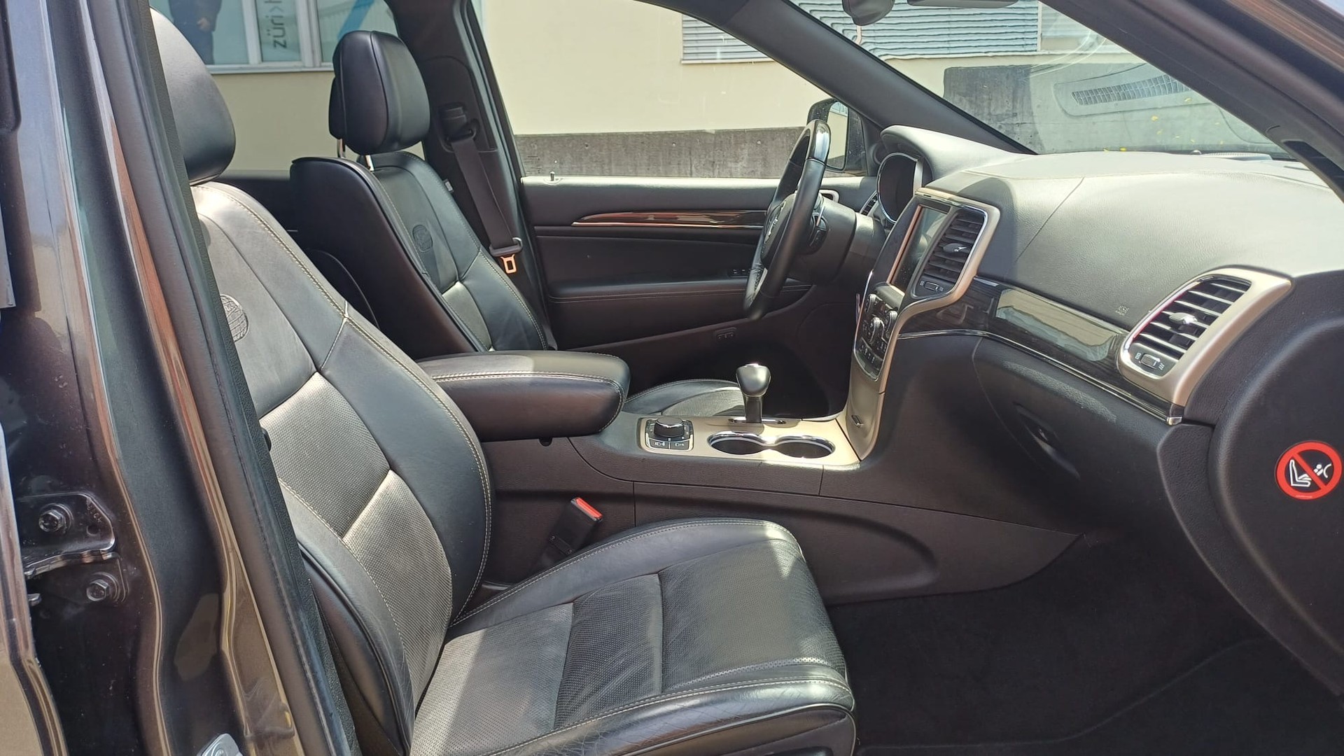 JEEP Grand Cherokee 3.0 CRD Overland Automatic-image-10