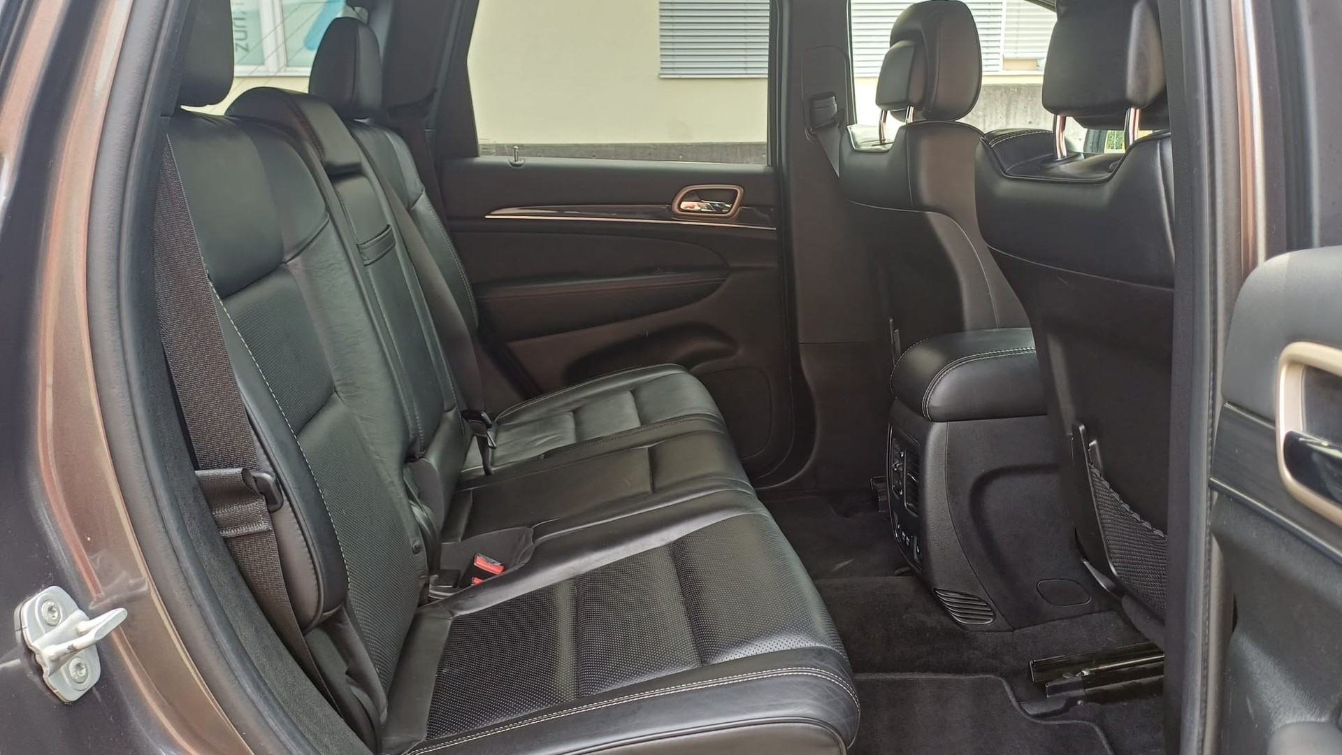 JEEP Grand Cherokee 3.0 CRD Overland Automatic-image-15