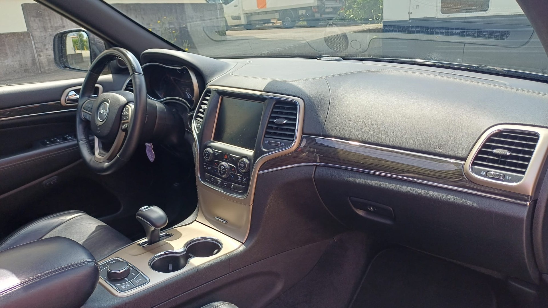 JEEP Grand Cherokee 3.0 CRD Overland Automatic-image-11