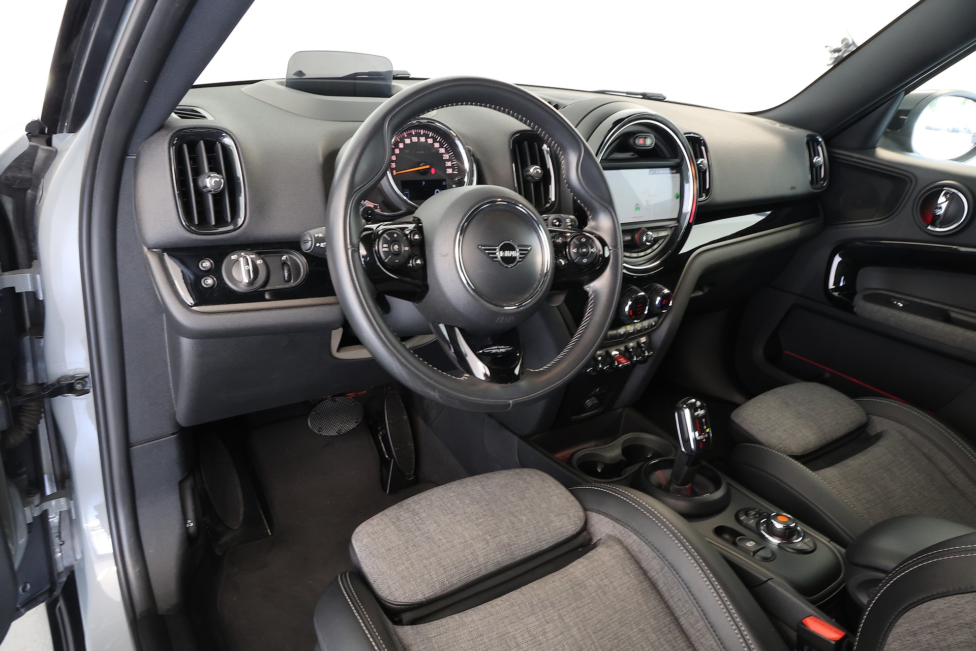 MINI Countryman F60 2.0i Cooper S SAG ALL4-image-6