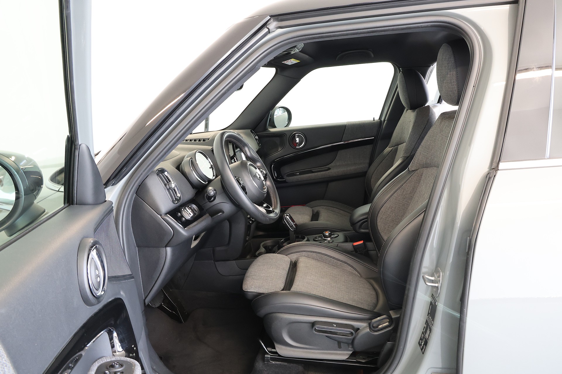 MINI Countryman F60 2.0i Cooper S SAG ALL4-image-5