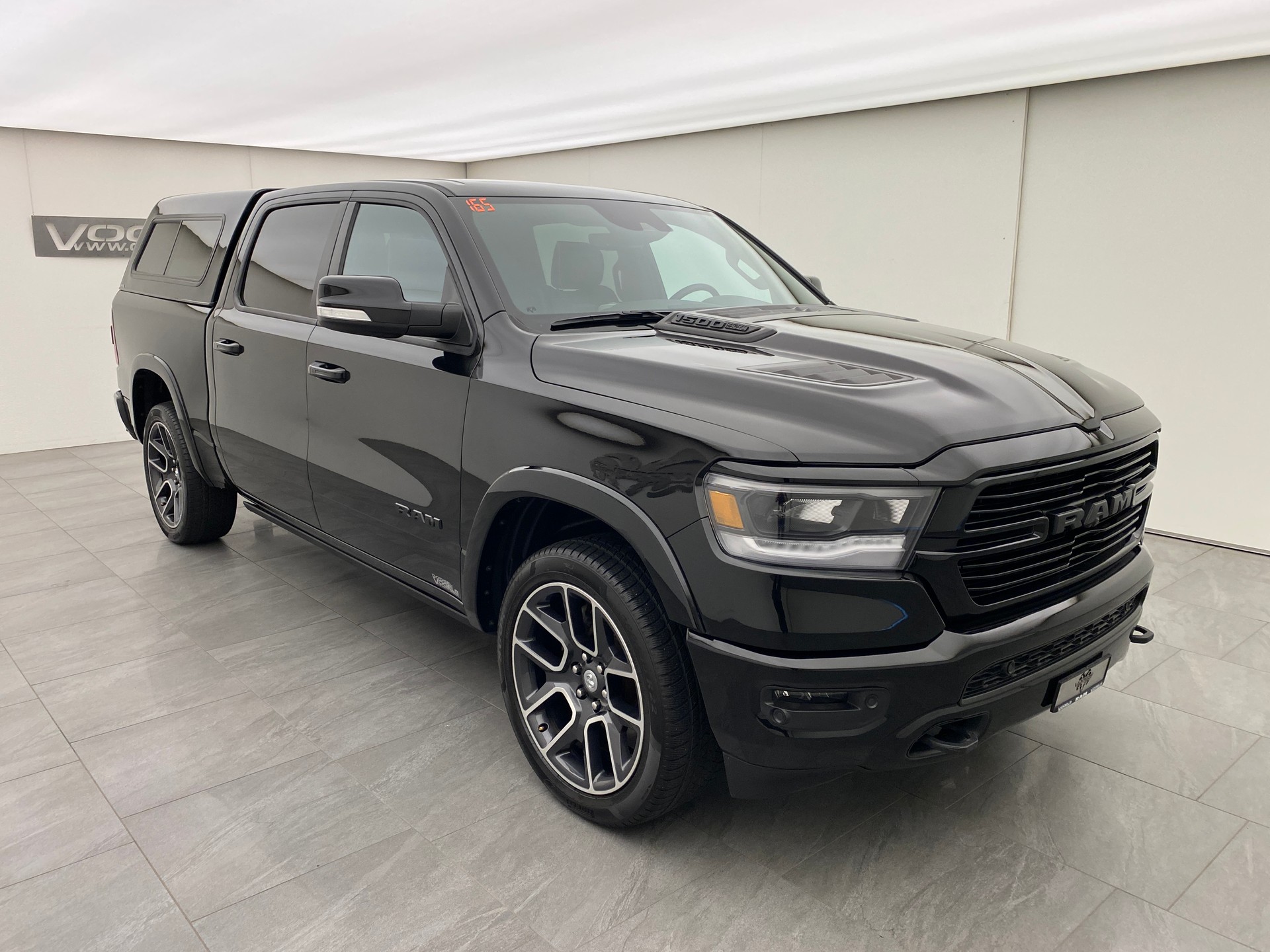 DODGE Ram 1500 V8 5.7 Laramie sport Crew Cab-showroom-element-2