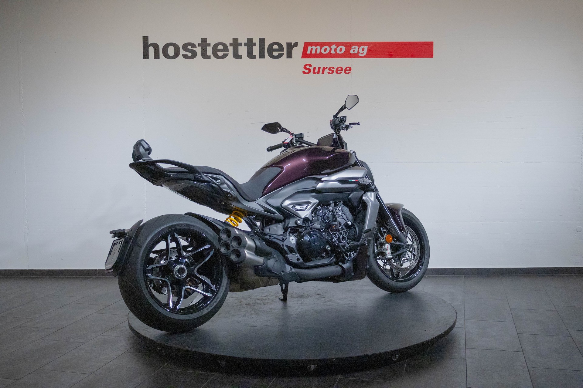 DUCATI X Diavel V4-showroom-element-2
