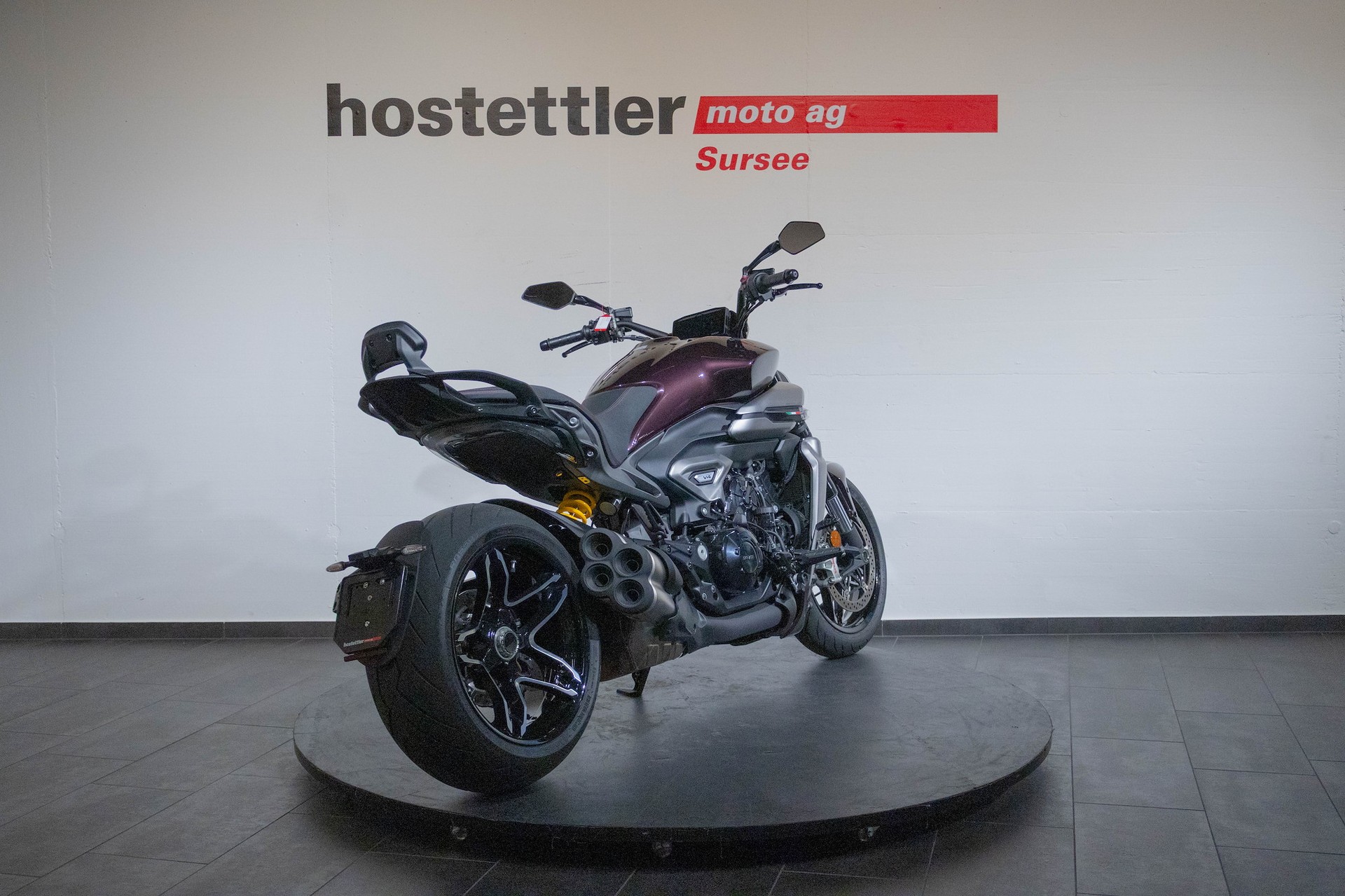 DUCATI X Diavel V4-showroom-element-3