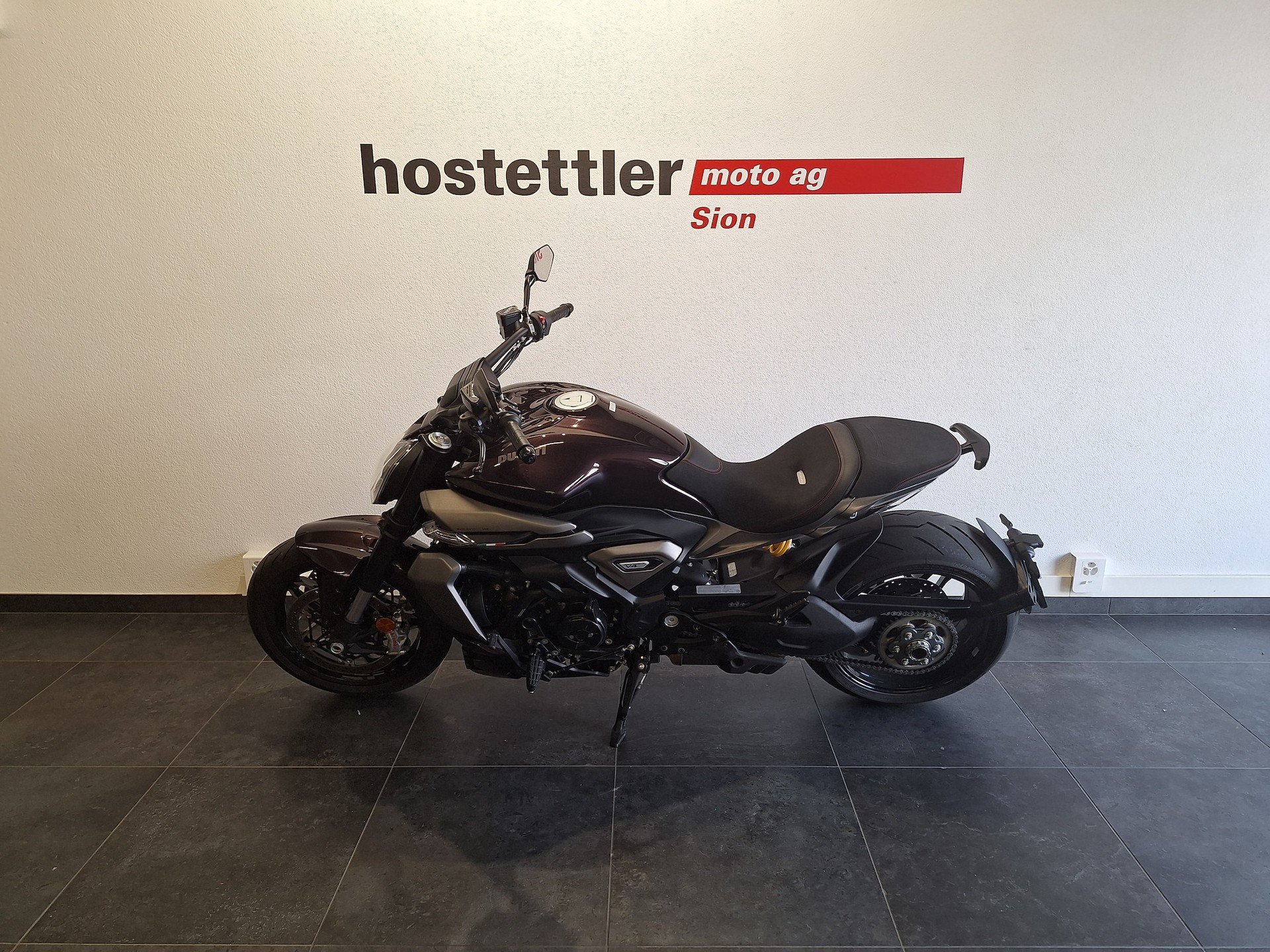 DUCATI X Diavel V4-showroom-element-3