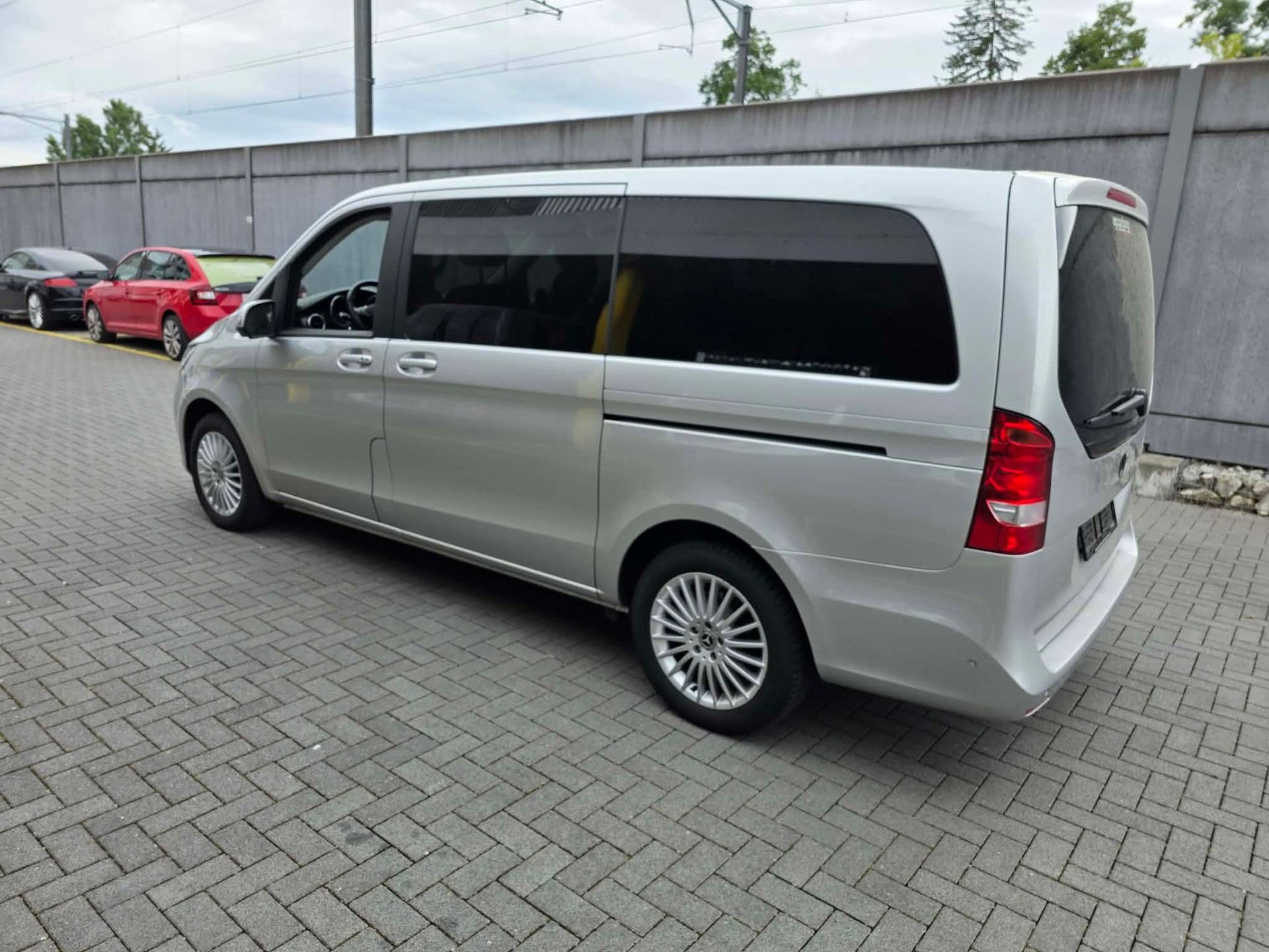 MERCEDES-BENZ V 220 d Trend kompakt 4Matic 7G-Tronic-showroom-element-3