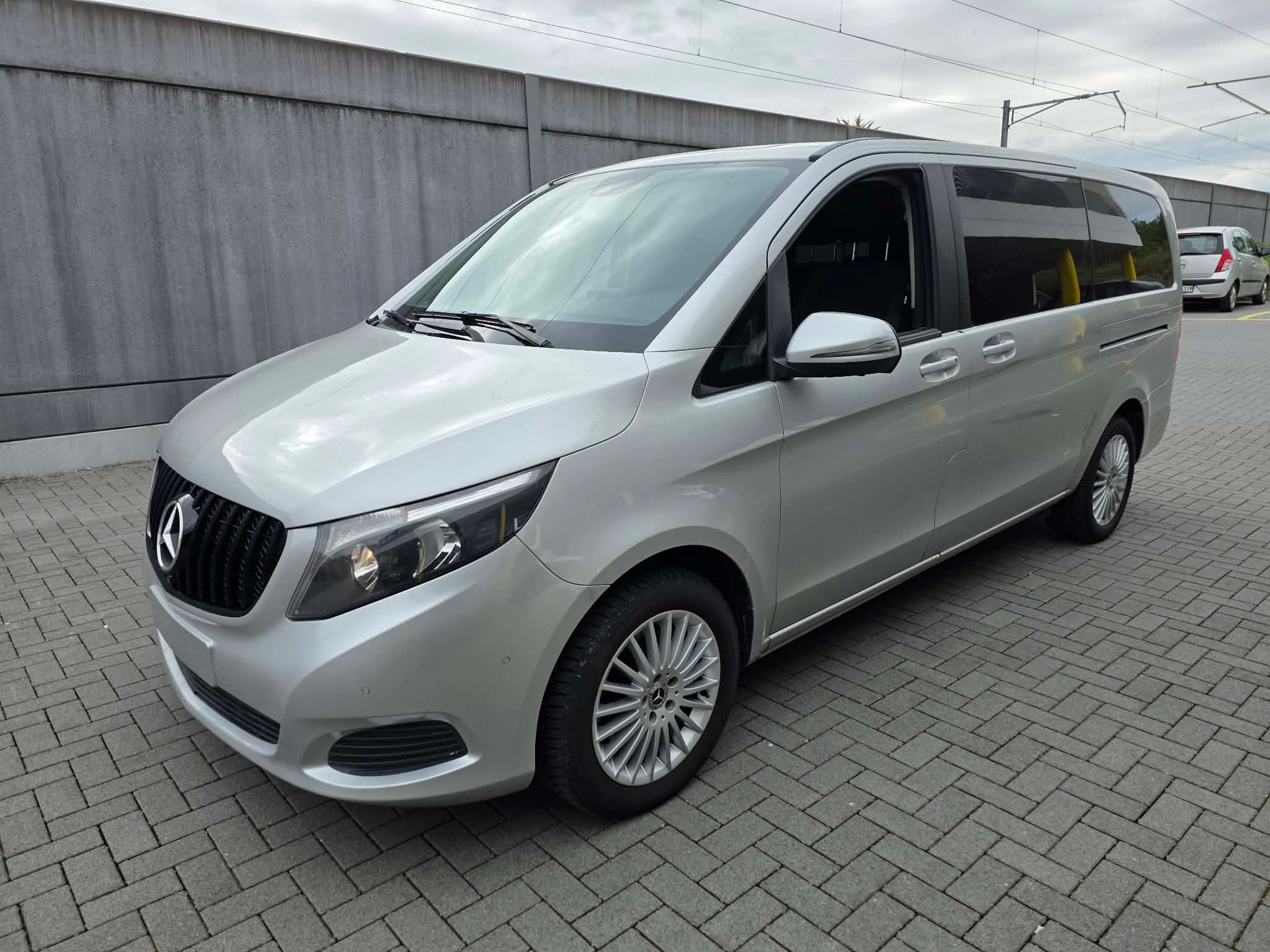 MERCEDES-BENZ V 220 d Trend kompakt 4Matic 7G-Tronic