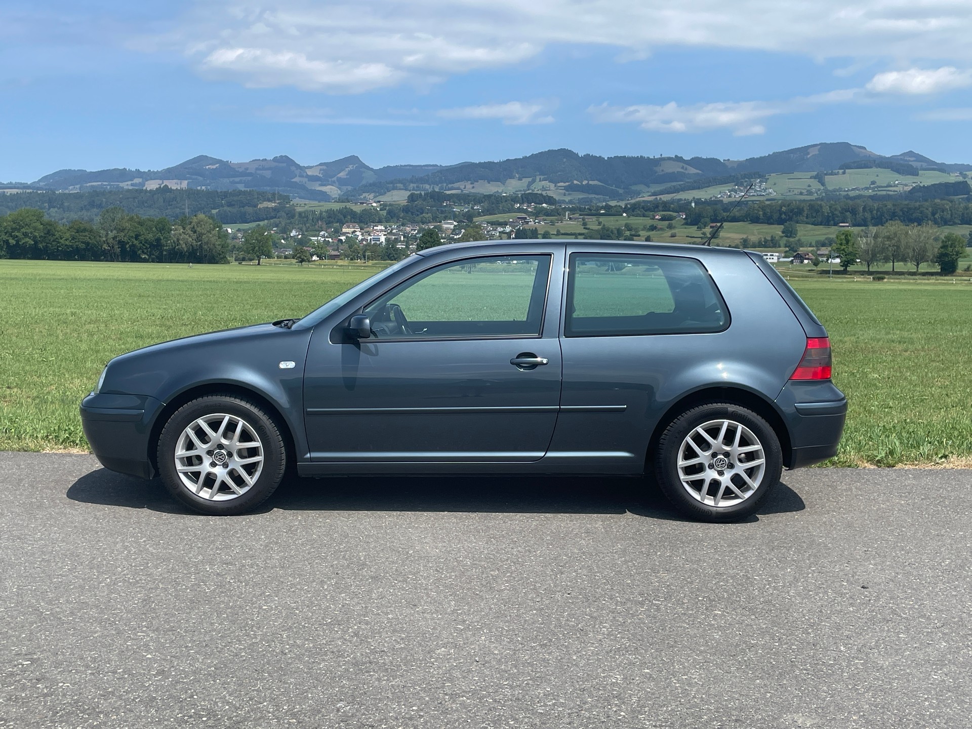 VW Golf 1.6 Ocean Automatic-image-0