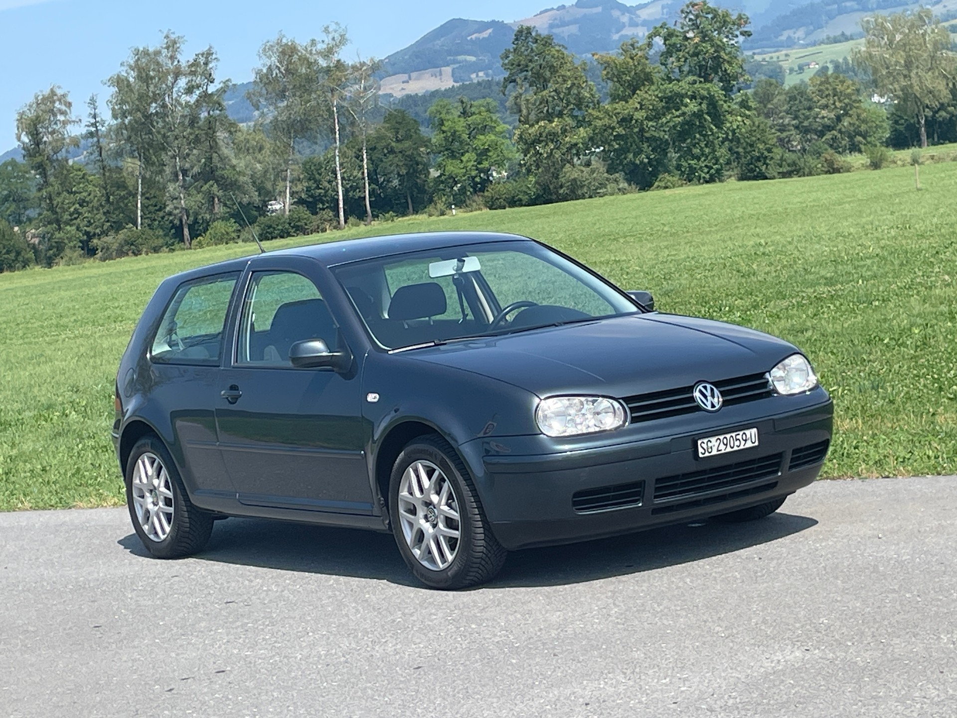 VW Golf 1.6 Ocean Automatic-image-2