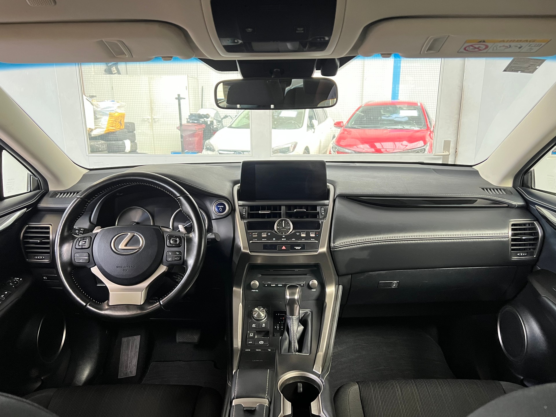 LEXUS NX 300h Comfort Automatic-image-4