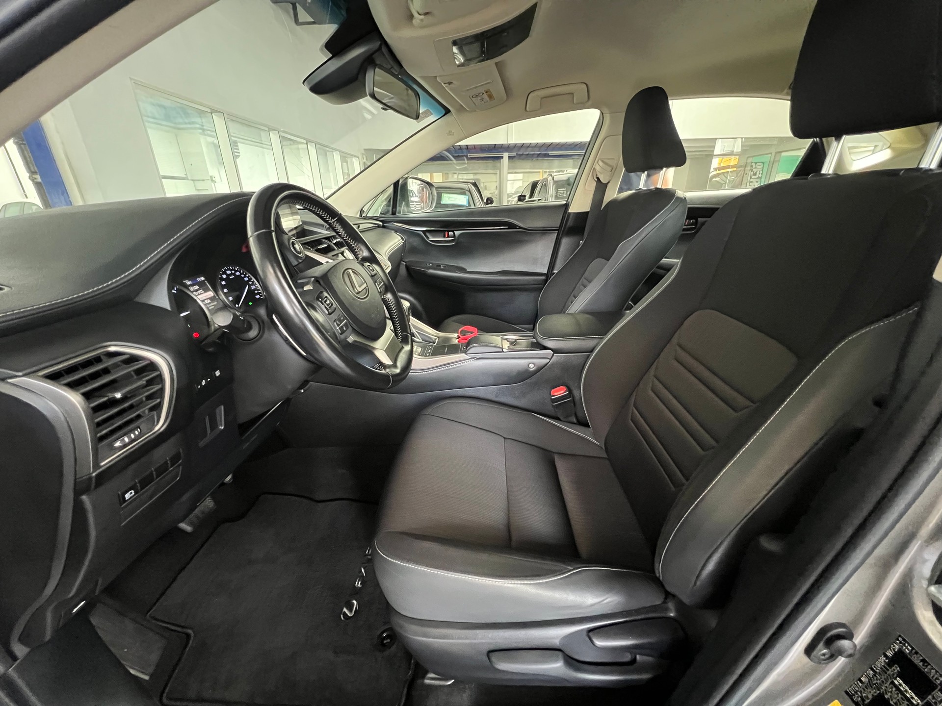 LEXUS NX 300h Comfort Automatic-image-7